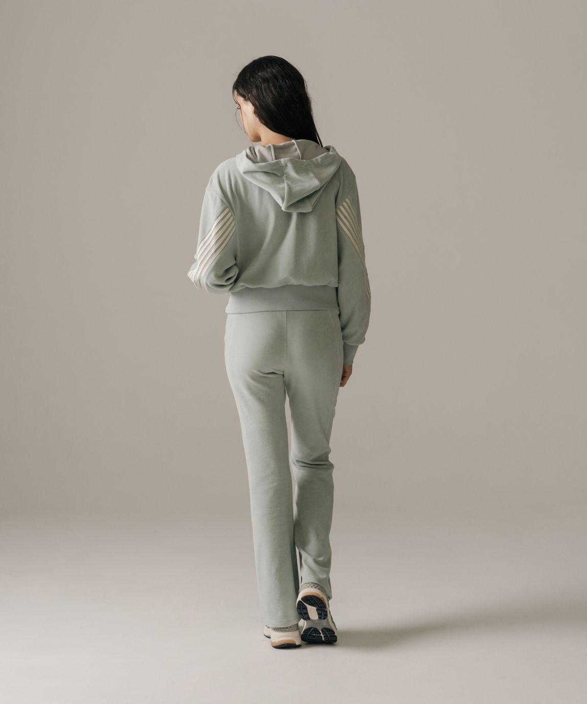케이스위스(K-SWISS) 여성 벨로아 재킷_1KSTTFV501MI