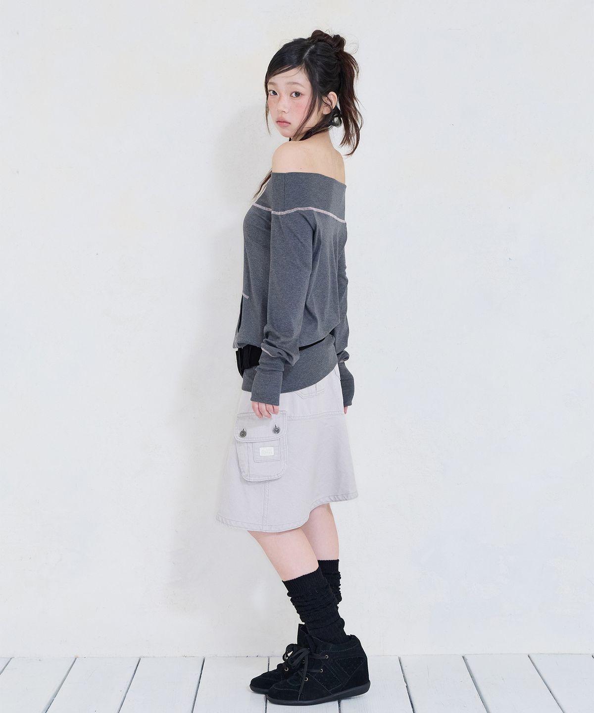 미레코(MIRECO) POCKET STITCH OFF-SHOULDER OPS CHARCOAL