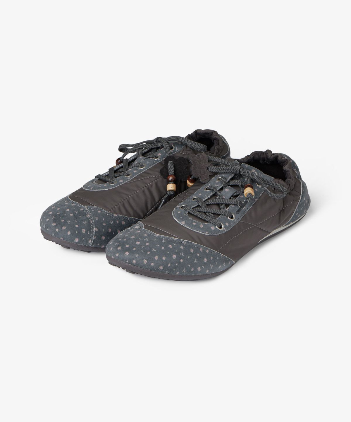 에이이에이이(AEAE) AEAE FLOWER TRAINER [CHARCOAL]