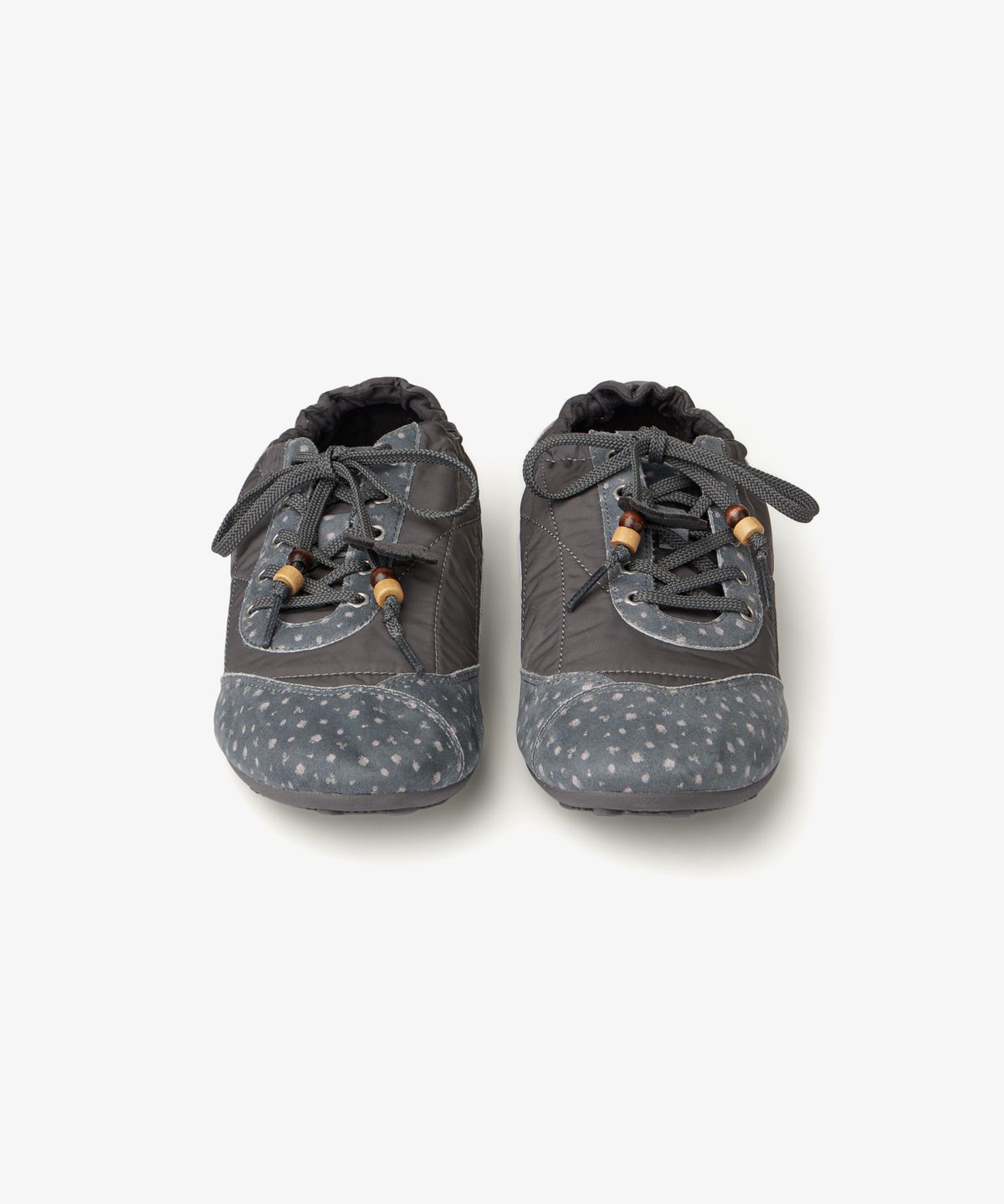 에이이에이이(AEAE) AEAE FLOWER TRAINER [CHARCOAL]