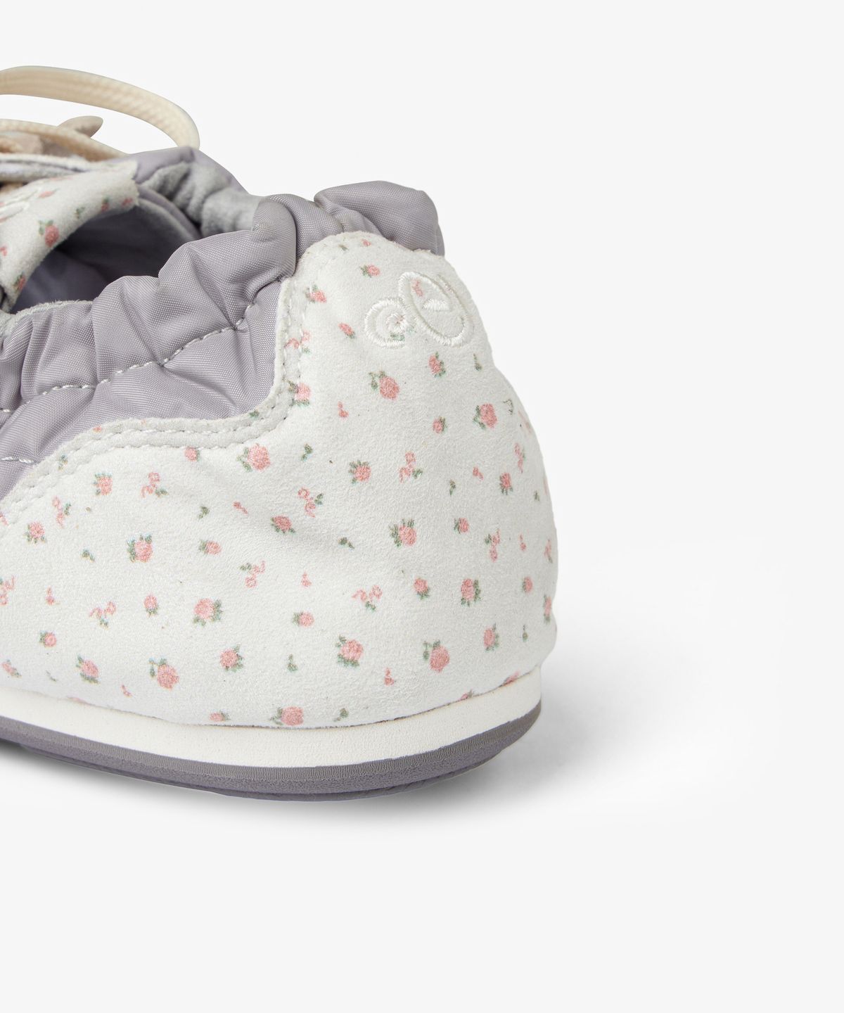에이이에이이(AEAE) AEAE FLOWER TRAINER [LIGHT GREY]