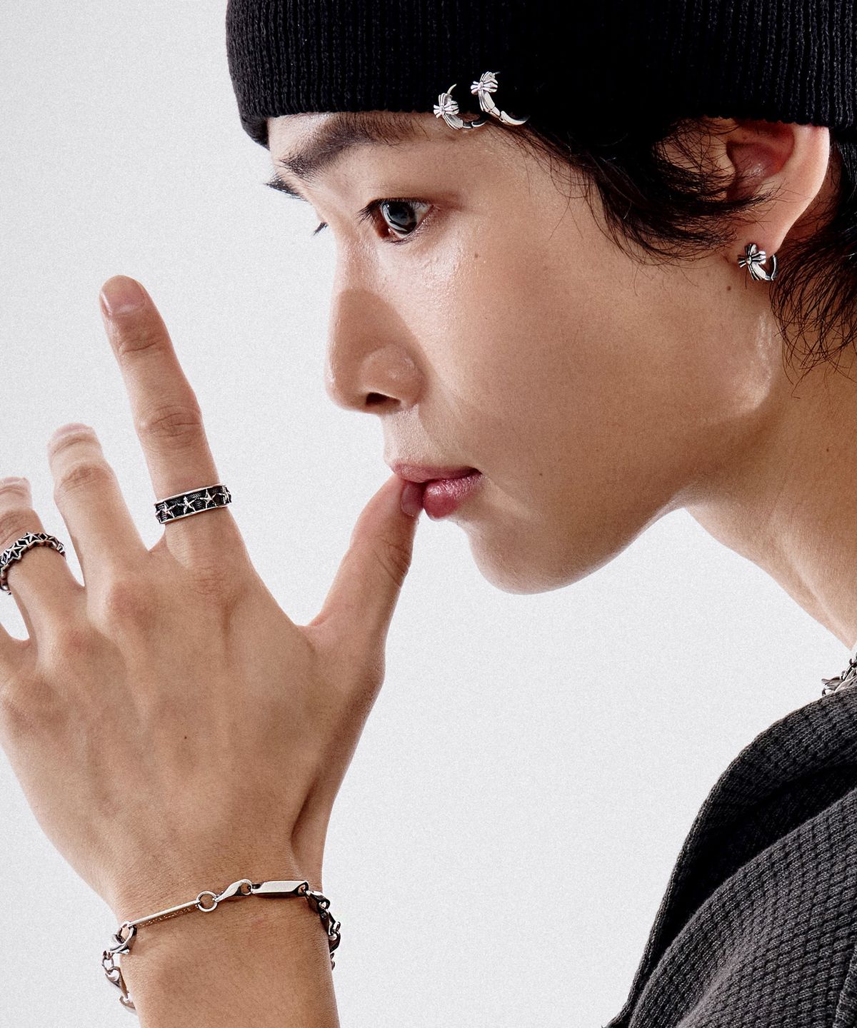 스칼렛또블랙(SCALETTOBLACK) [무신사단독] EB013 Star Pattern Oxide Ring