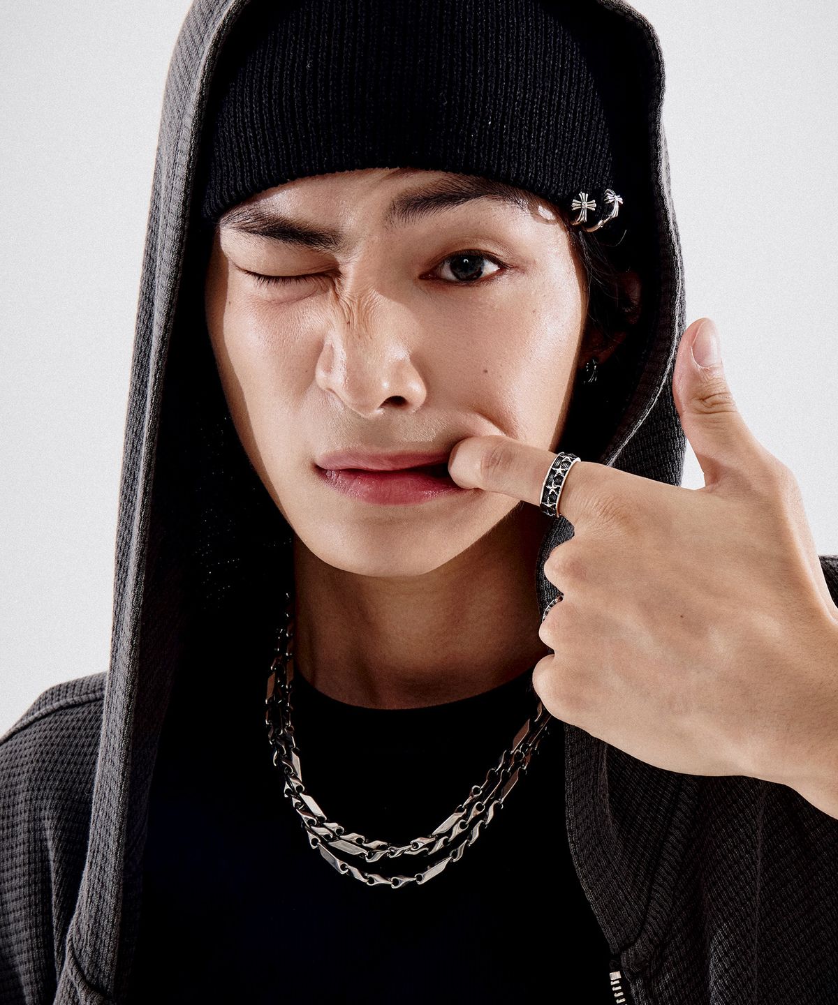 스칼렛또블랙(SCALETTOBLACK) [무신사단독] EB013 Star Pattern Oxide Ring