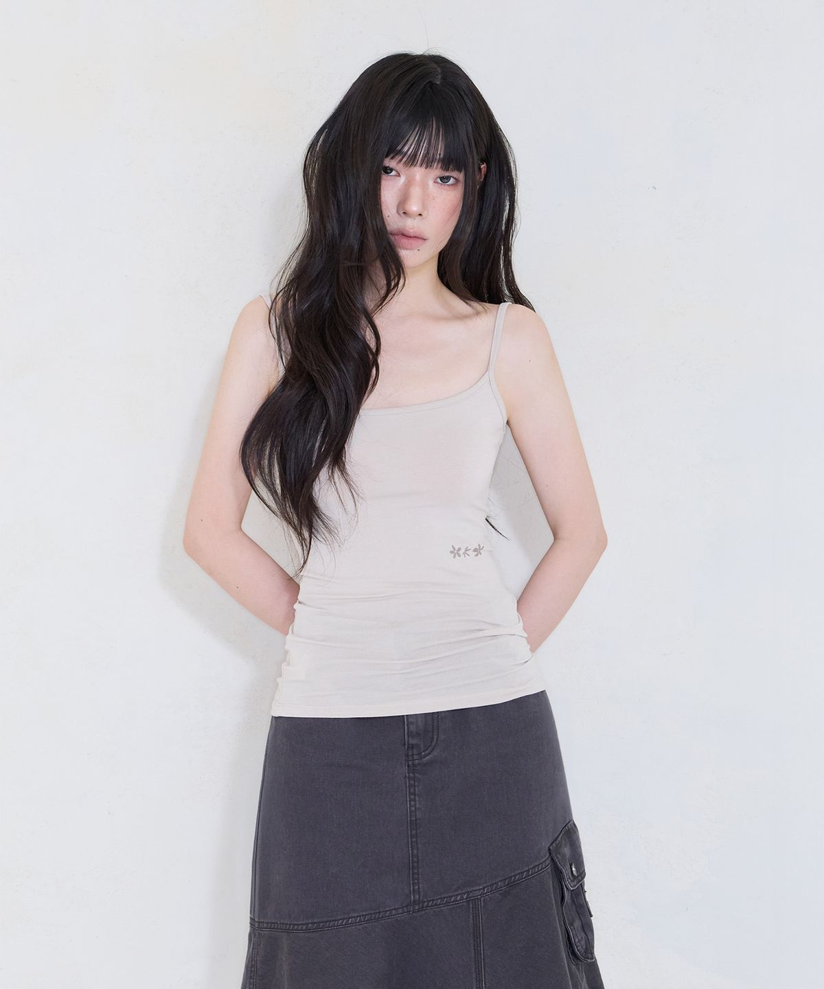 미레코(MIRECO) 2-WAY FLOWER SLEEVELESS BEIGE