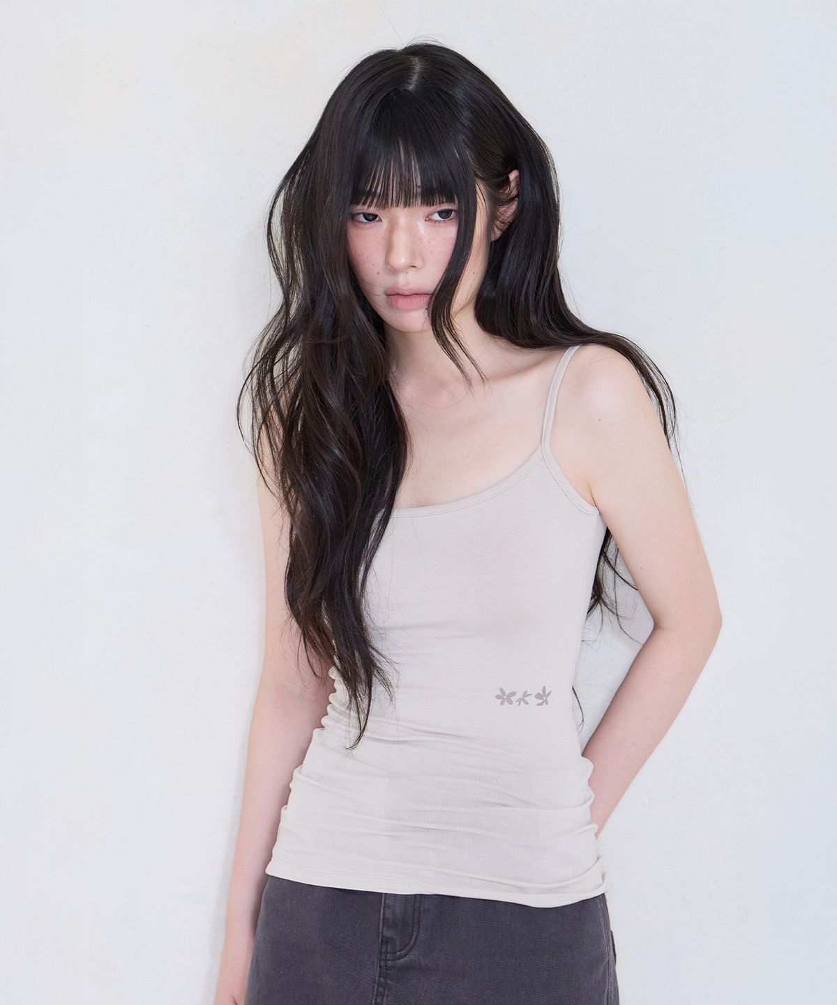 미레코(MIRECO) 2-WAY FLOWER SLEEVELESS BEIGE