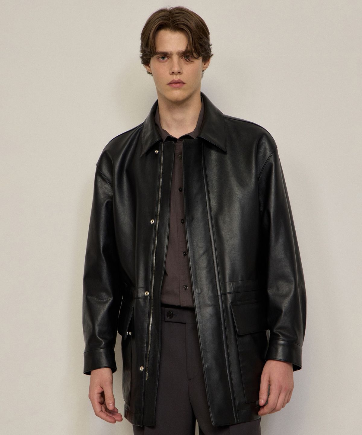 질스튜어트뉴욕 맨(JILLSTUART NEWYORK MEN) 고트스킨 사파리 점퍼 - 블랙 (JNJU6C700BK)