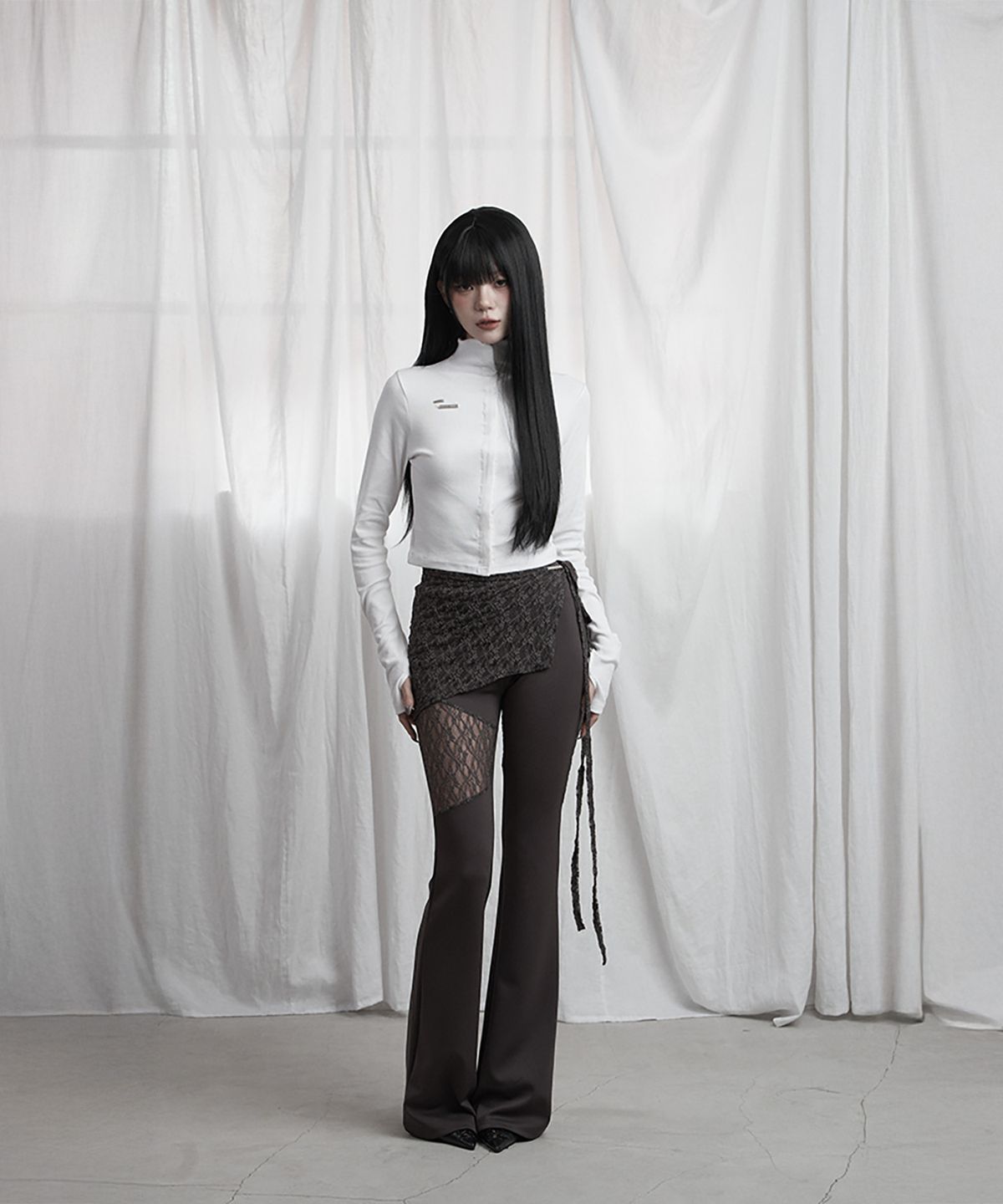 에트오소메(ETRE AU SOMMET) See Through Lace Lap Bootcut Pants (Charcoal)