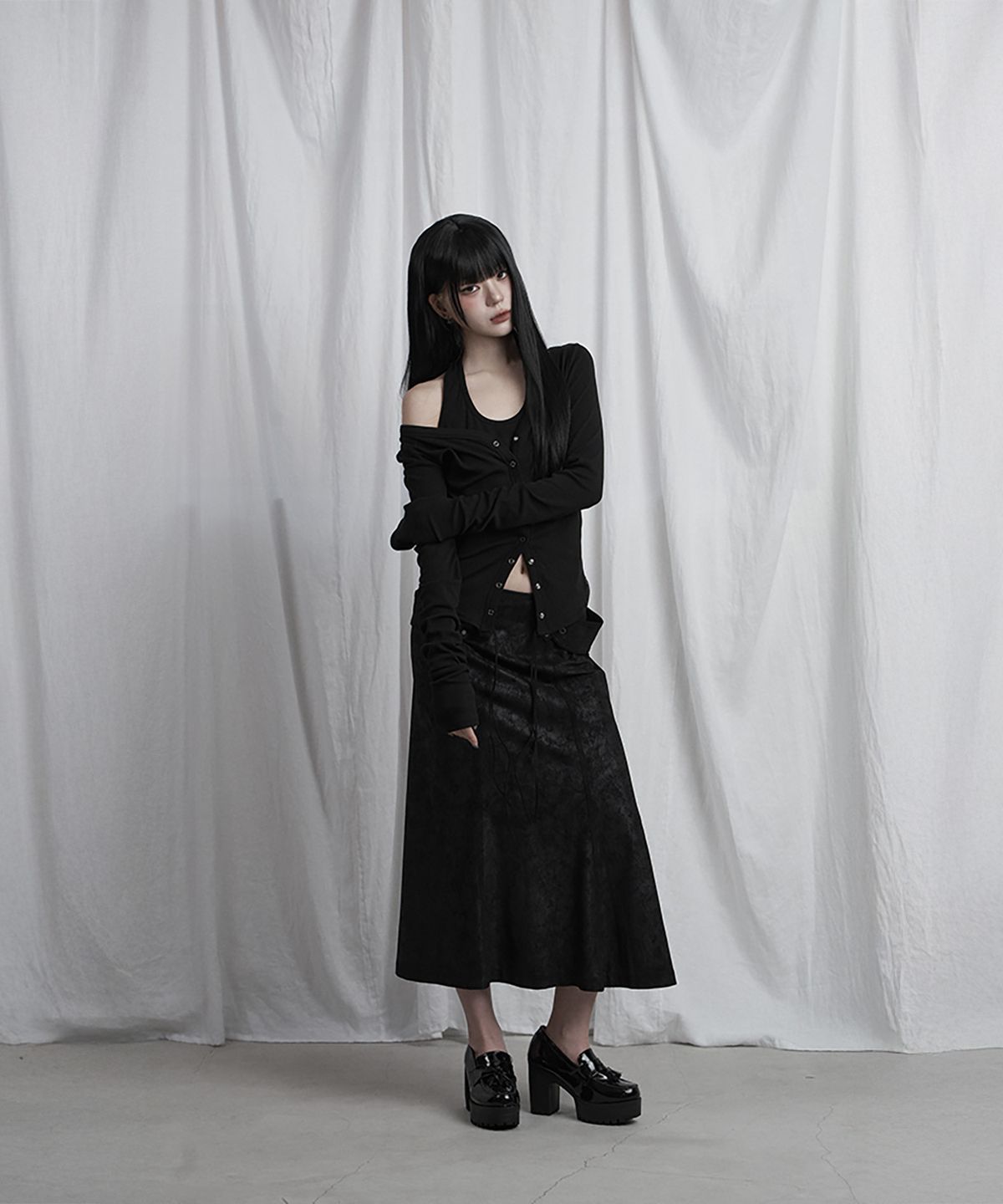 에트오소메(ETRE AU SOMMET) Suede Belt Low Rise Long Skirt (Black)