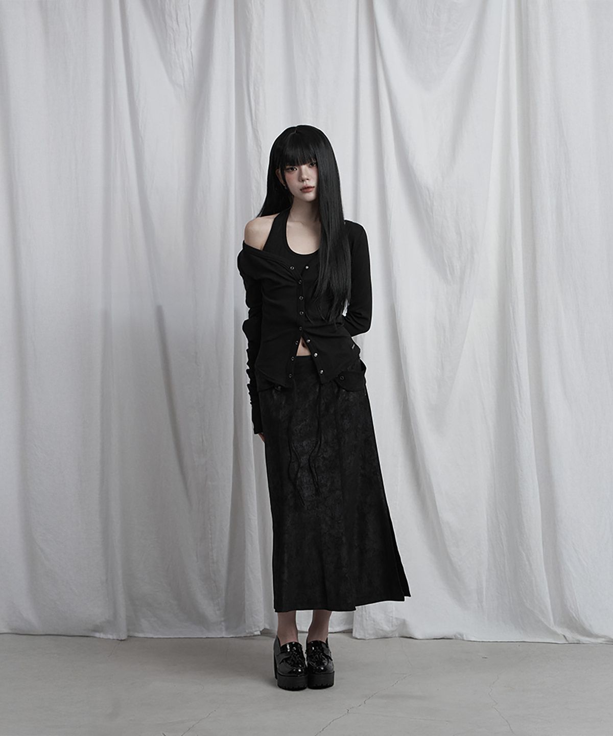 에트오소메(ETRE AU SOMMET) Suede Belt Low Rise Long Skirt (Black)