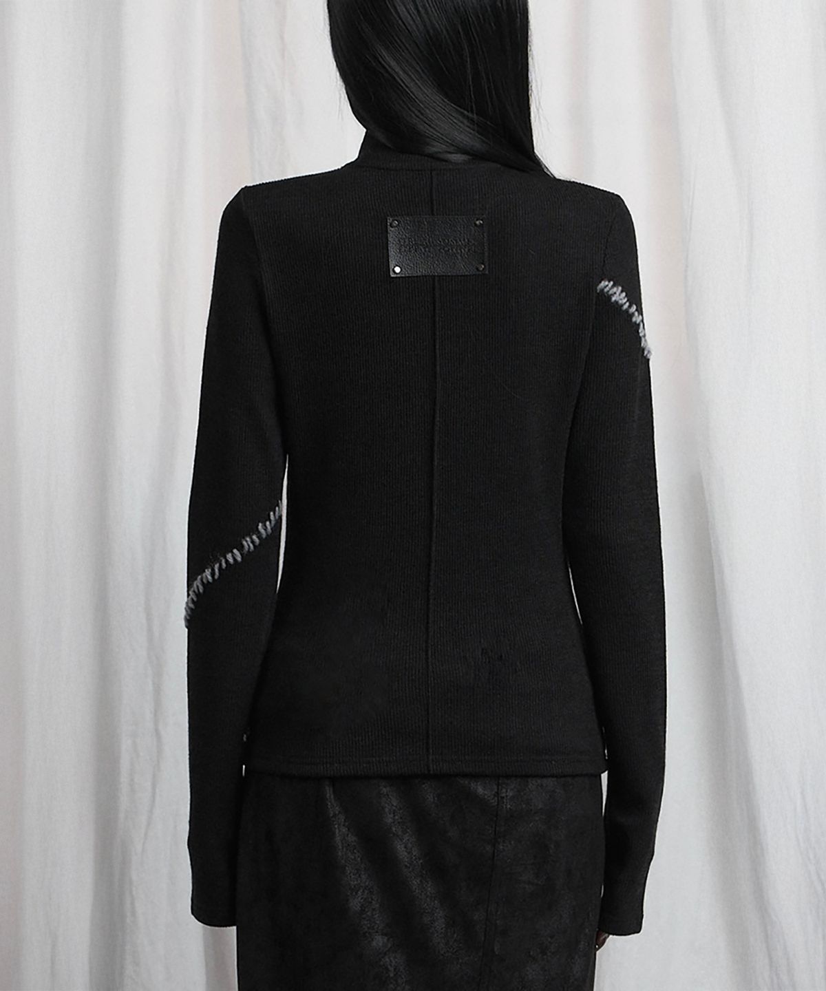 에트오소메(ETRE AU SOMMET) Contrast Stitch Zip-Up Long Sleeve (Black)