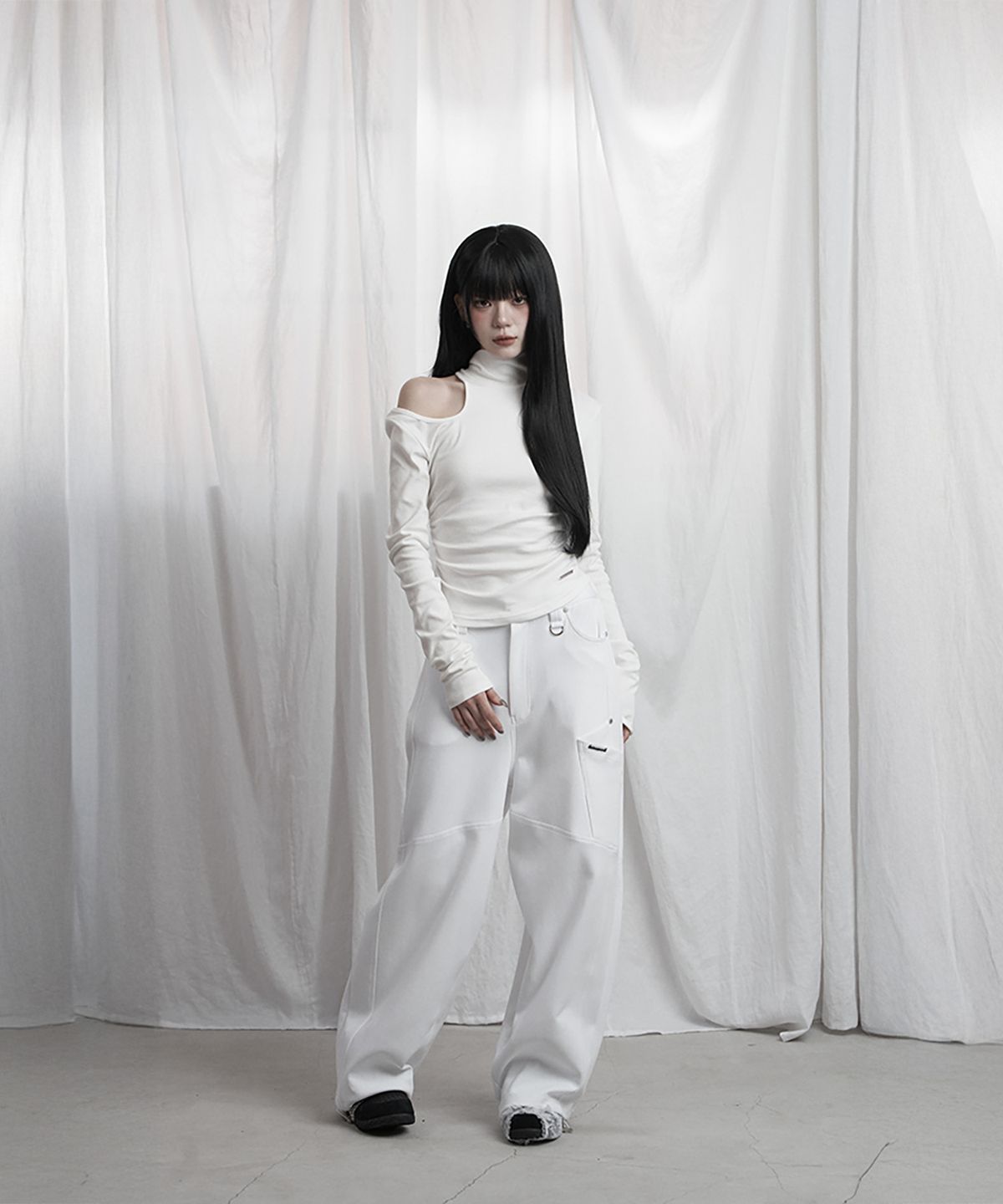 에트오소메(ETRE AU SOMMET) Panel Pocket Wide Training Pants (White)