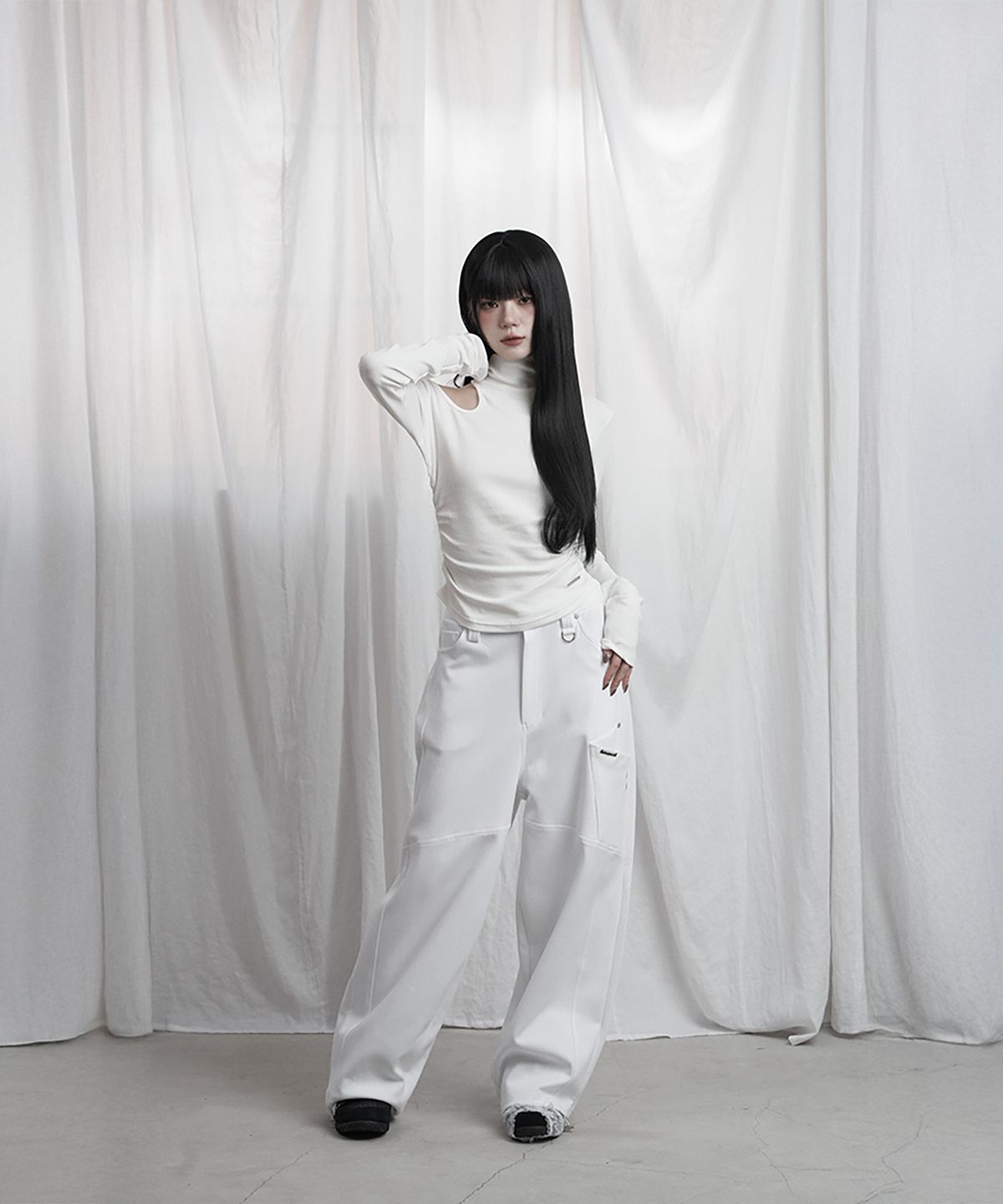 에트오소메(ETRE AU SOMMET) Panel Pocket Wide Training Pants (White)
