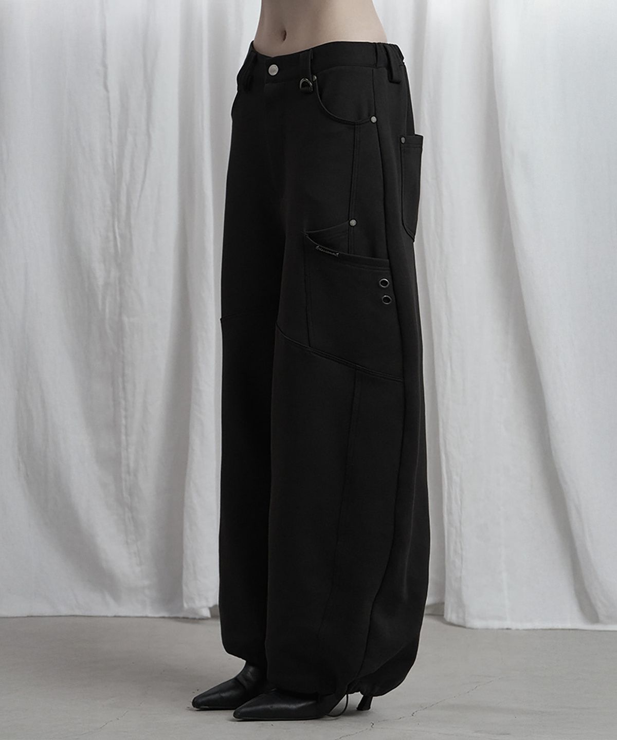에트오소메(ETRE AU SOMMET) Panel Pocket Wide Training Pants (Black)