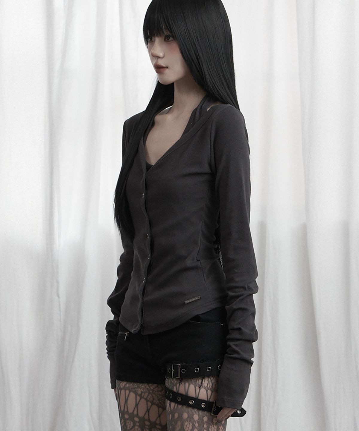 에트오소메(ETRE AU SOMMET) Halter Neck Slim Cardigan (Charcoal)