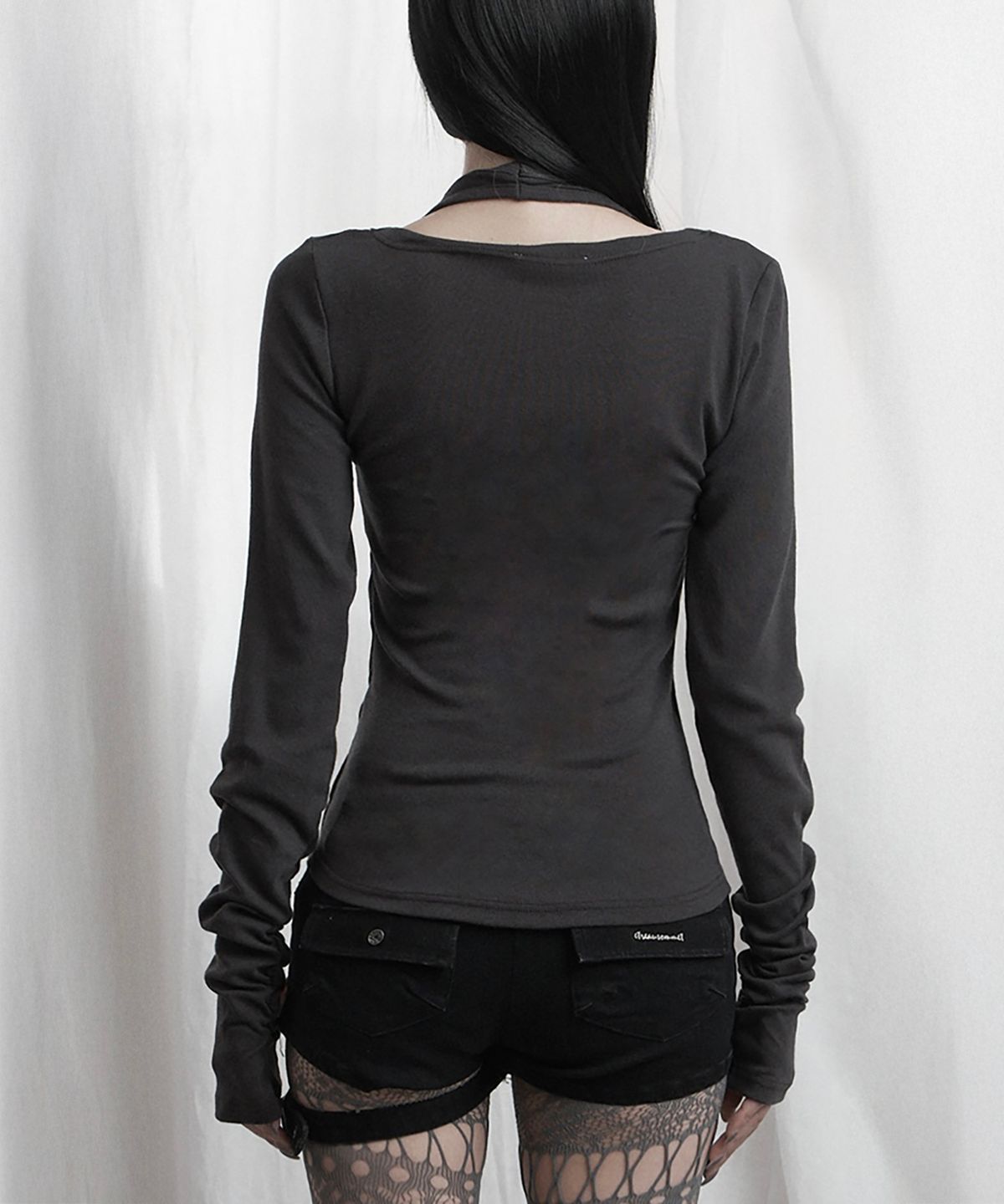 에트오소메(ETRE AU SOMMET) Halter Neck Slim Cardigan (Charcoal)