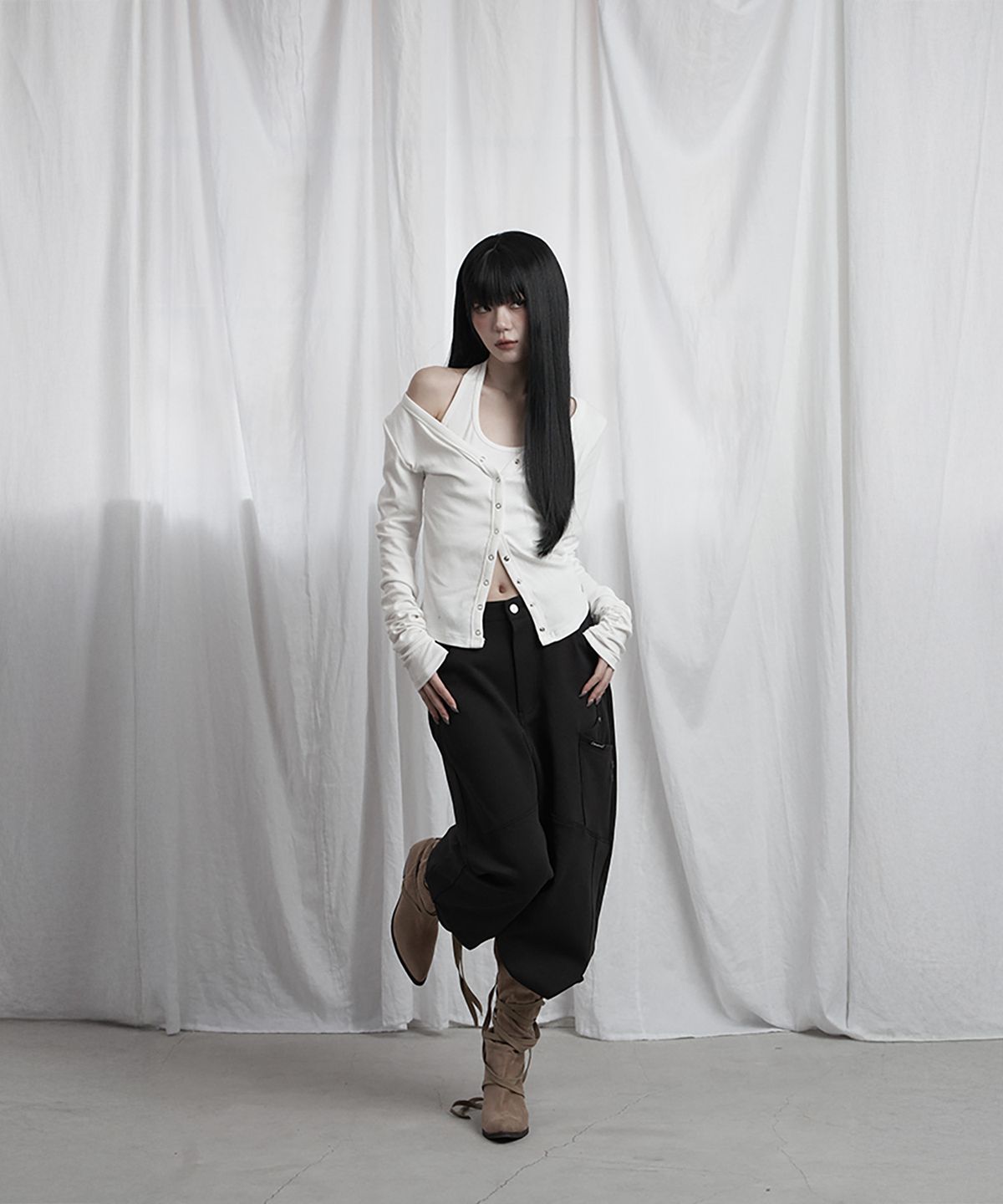 에트오소메(ETRE AU SOMMET) Halter Neck Slim Cardigan (Ivory)