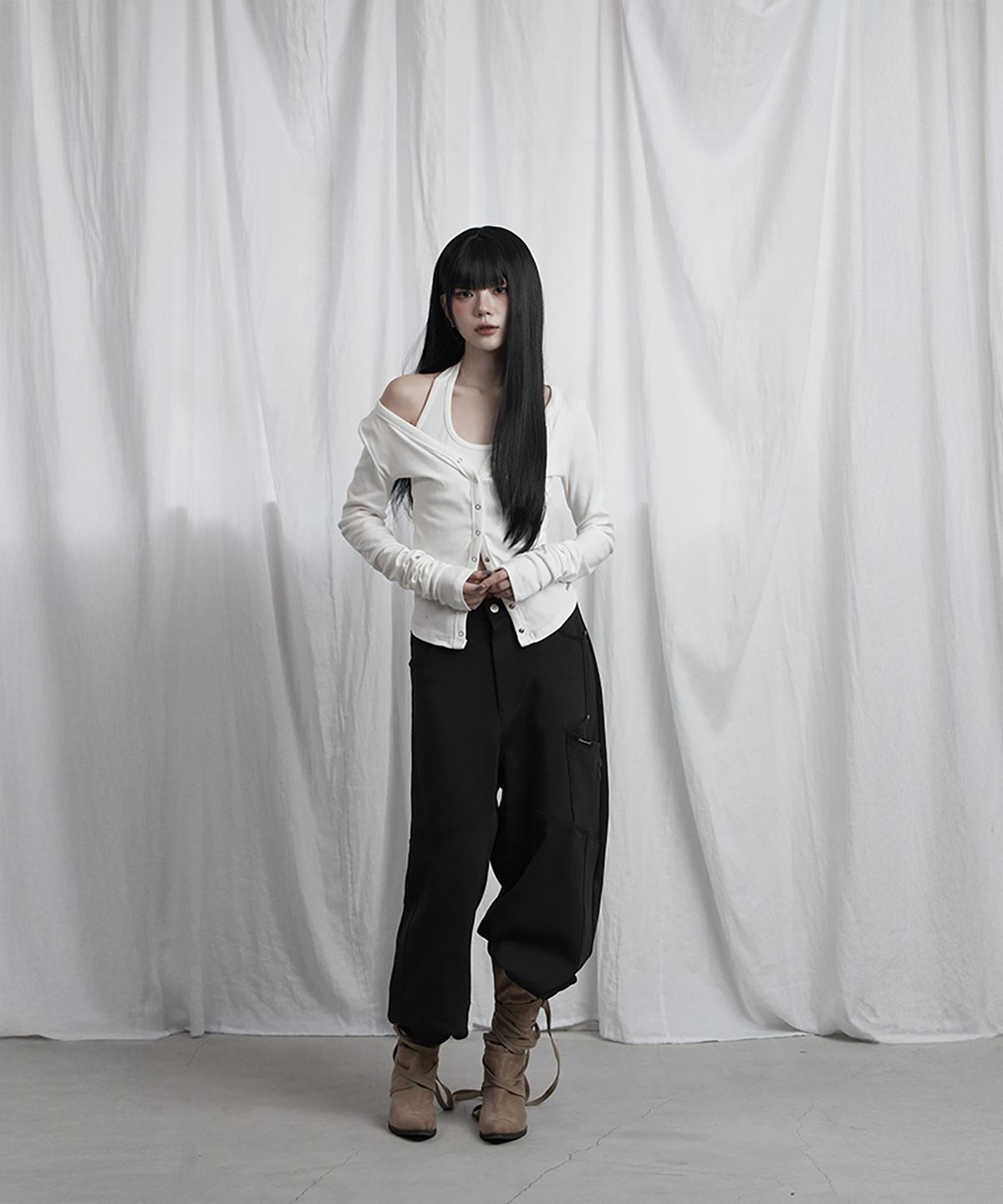 에트오소메(ETRE AU SOMMET) Halter Neck Slim Cardigan (Ivory)
