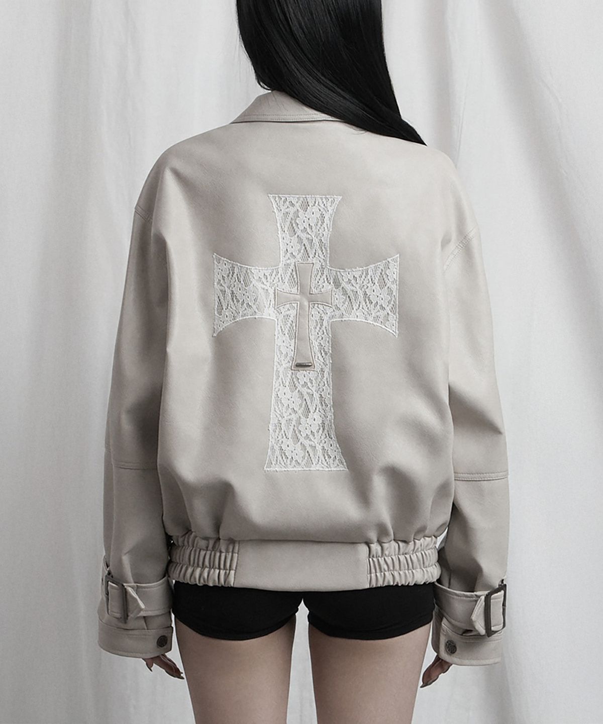 에트오소메(ETRE AU SOMMET) Cross Lace Leather Jumper (Beige)