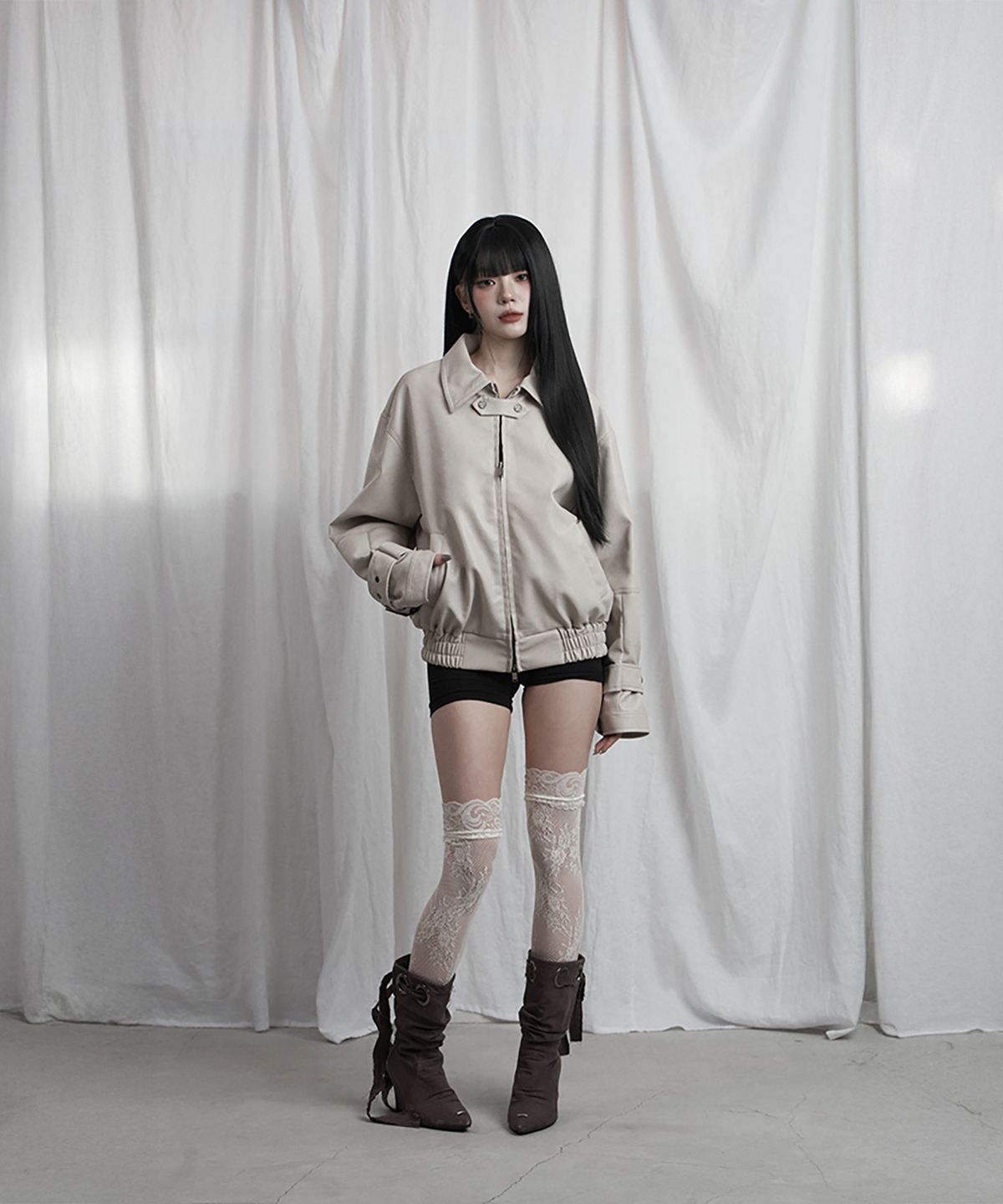 에트오소메(ETRE AU SOMMET) Cross Lace Leather Jumper (Beige)