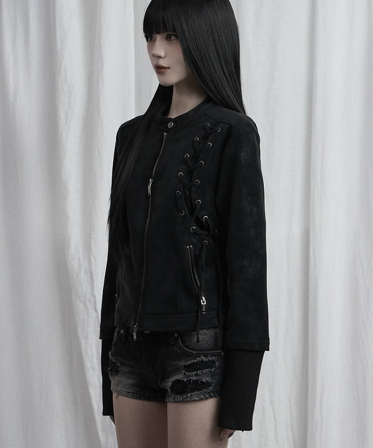 에트오소메(ETRE AU SOMMET) Eyelet Point Cropped Leather Jacket (Black)