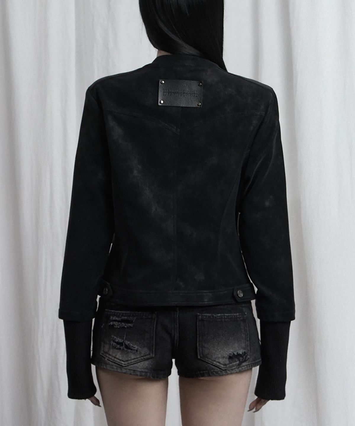 에트오소메(ETRE AU SOMMET) Eyelet Point Cropped Leather Jacket (Black)