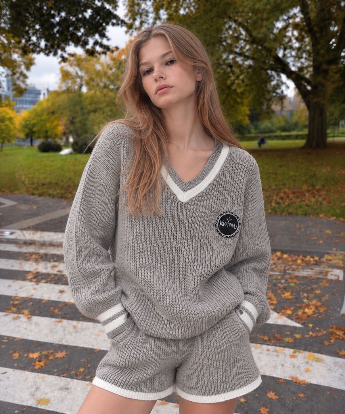 커뮨더웨어(KOMMUNTHEWEAR) KOMMUN VNECK KNIT SET GREY 커뮨 브이넥 니트 셋트 그레이