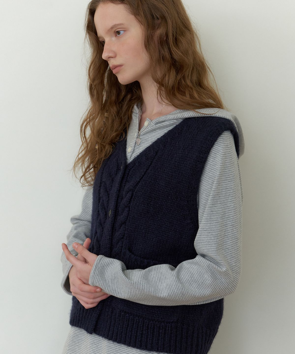 더미튼(THEMITTEN) Arbor knit vest (navy)