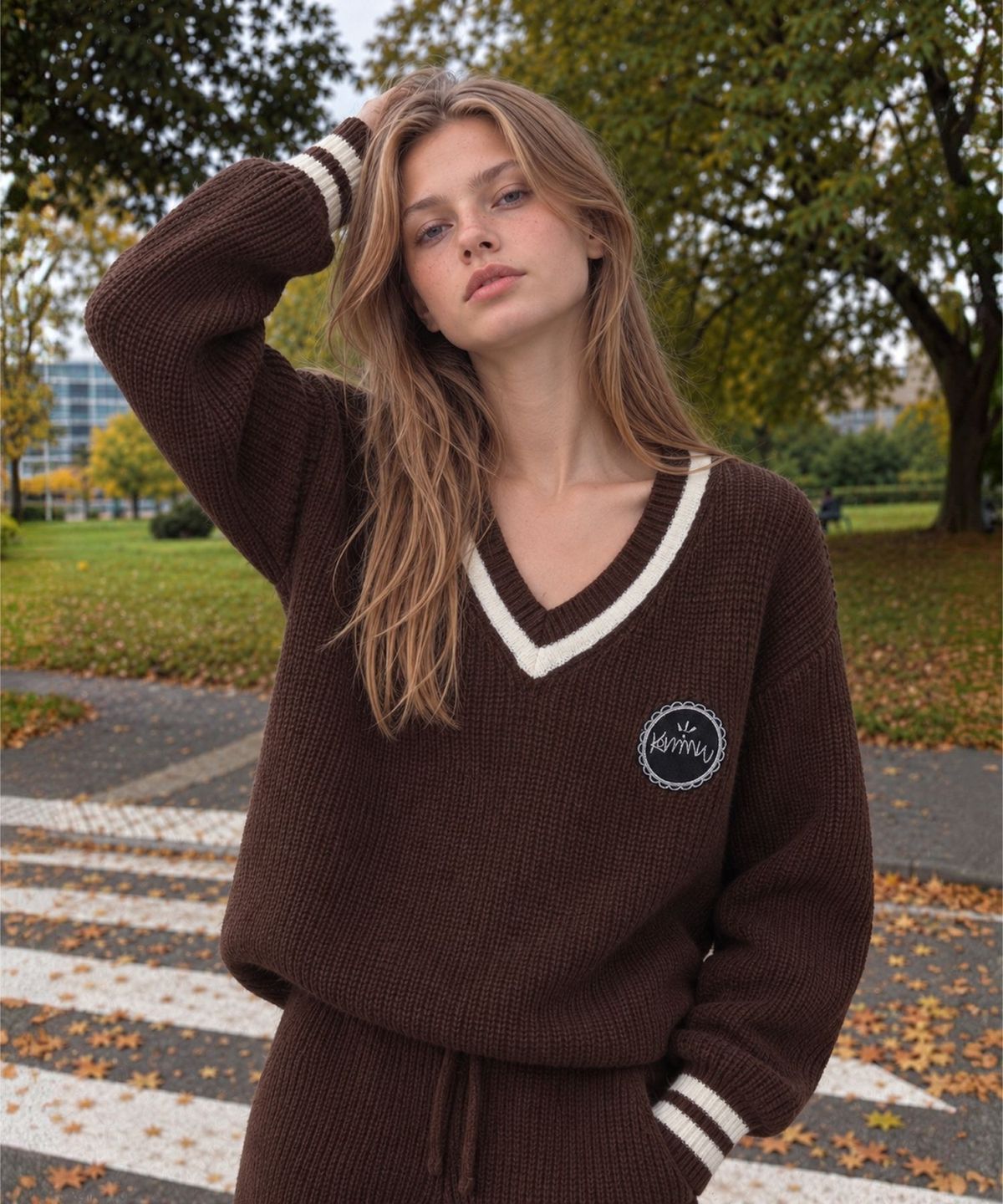 커뮨더웨어(KOMMUNTHEWEAR) KOMMUN VNECK KNIT SET BROWN 커뮨 브이넥 니트 셋트 브라운