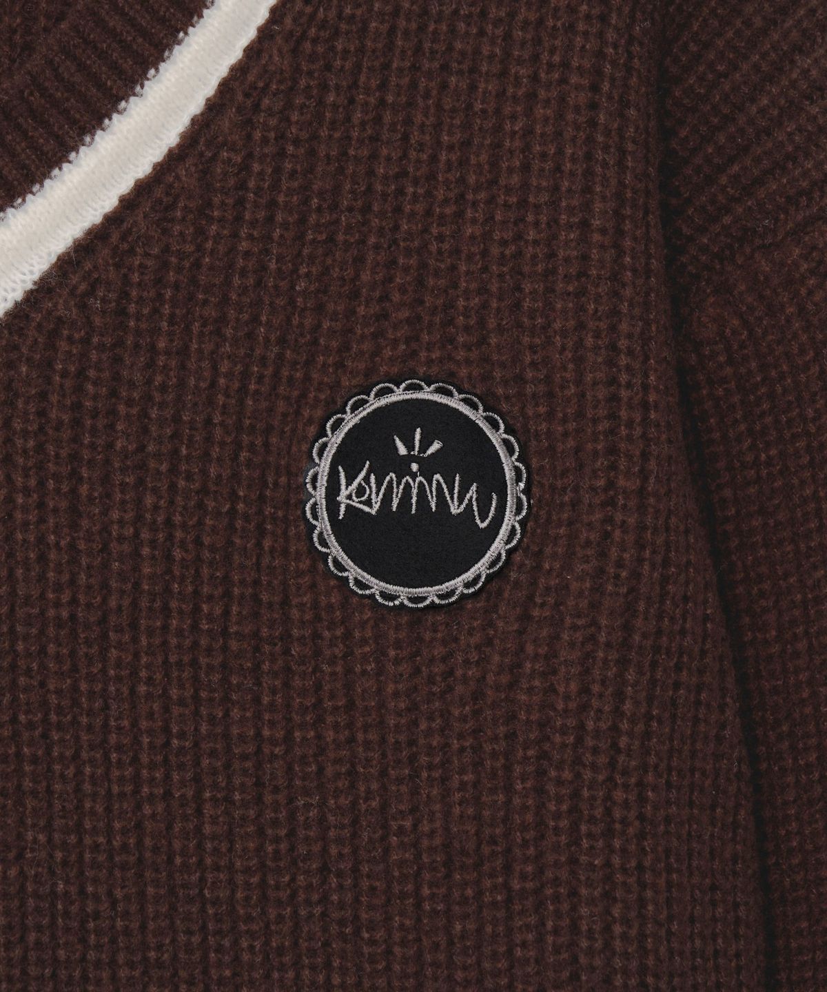 커뮨더웨어(KOMMUNTHEWEAR) KOMMUN VNECK KNIT SET BROWN 커뮨 브이넥 니트 셋트 브라운