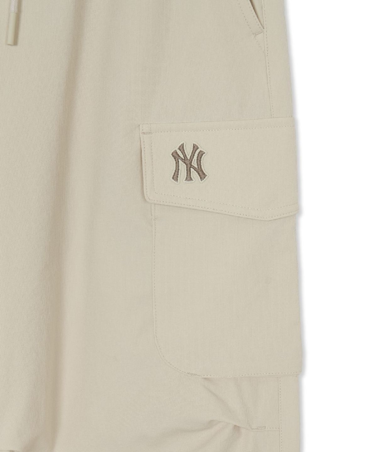 엠엘비(MLB) 여성 더블웨이스트 로고밴드 카고 와이드 플레어 팬츠 NY (L.Sand)