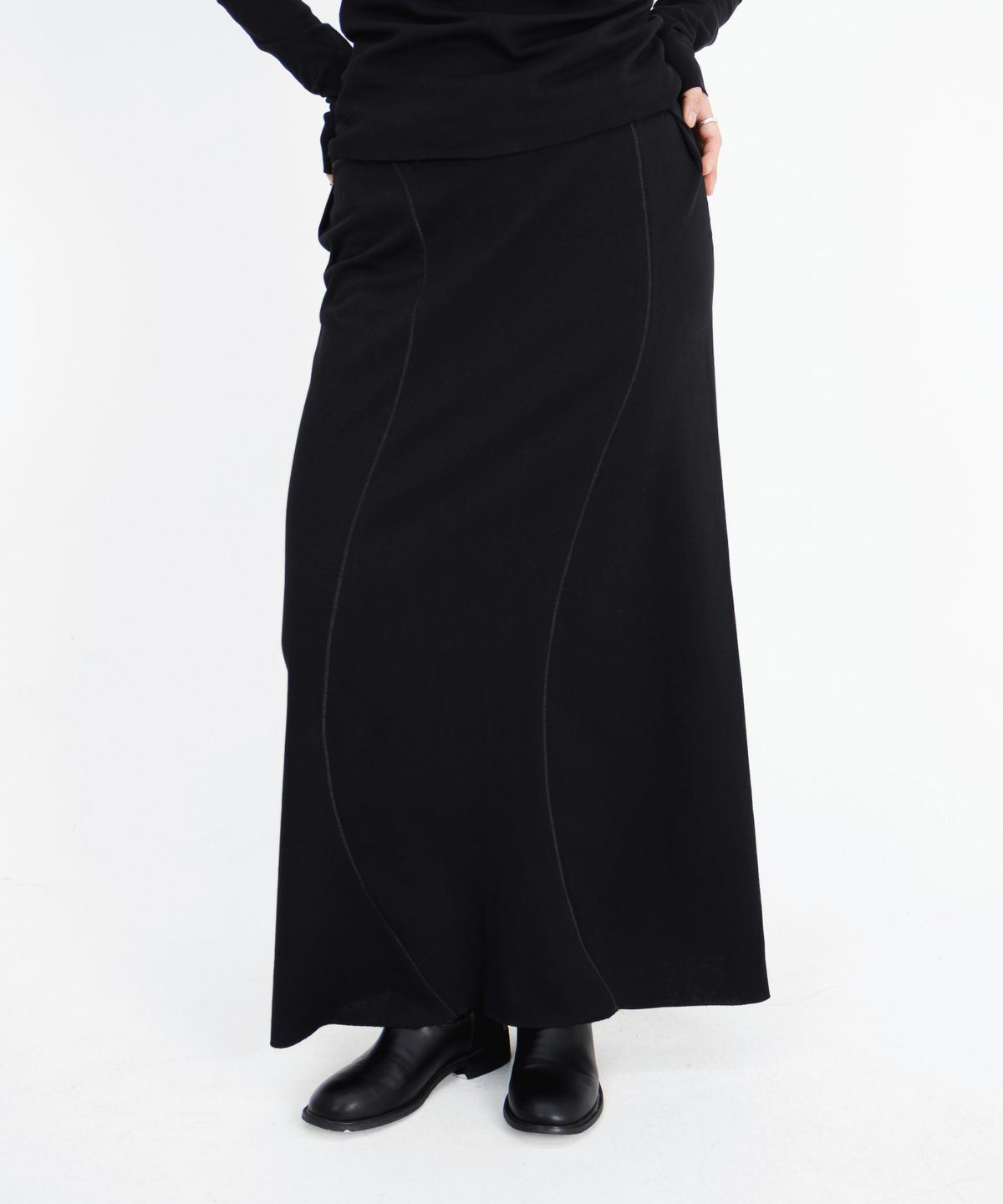 고리(GORI) Wave Maxi Skirt (black)