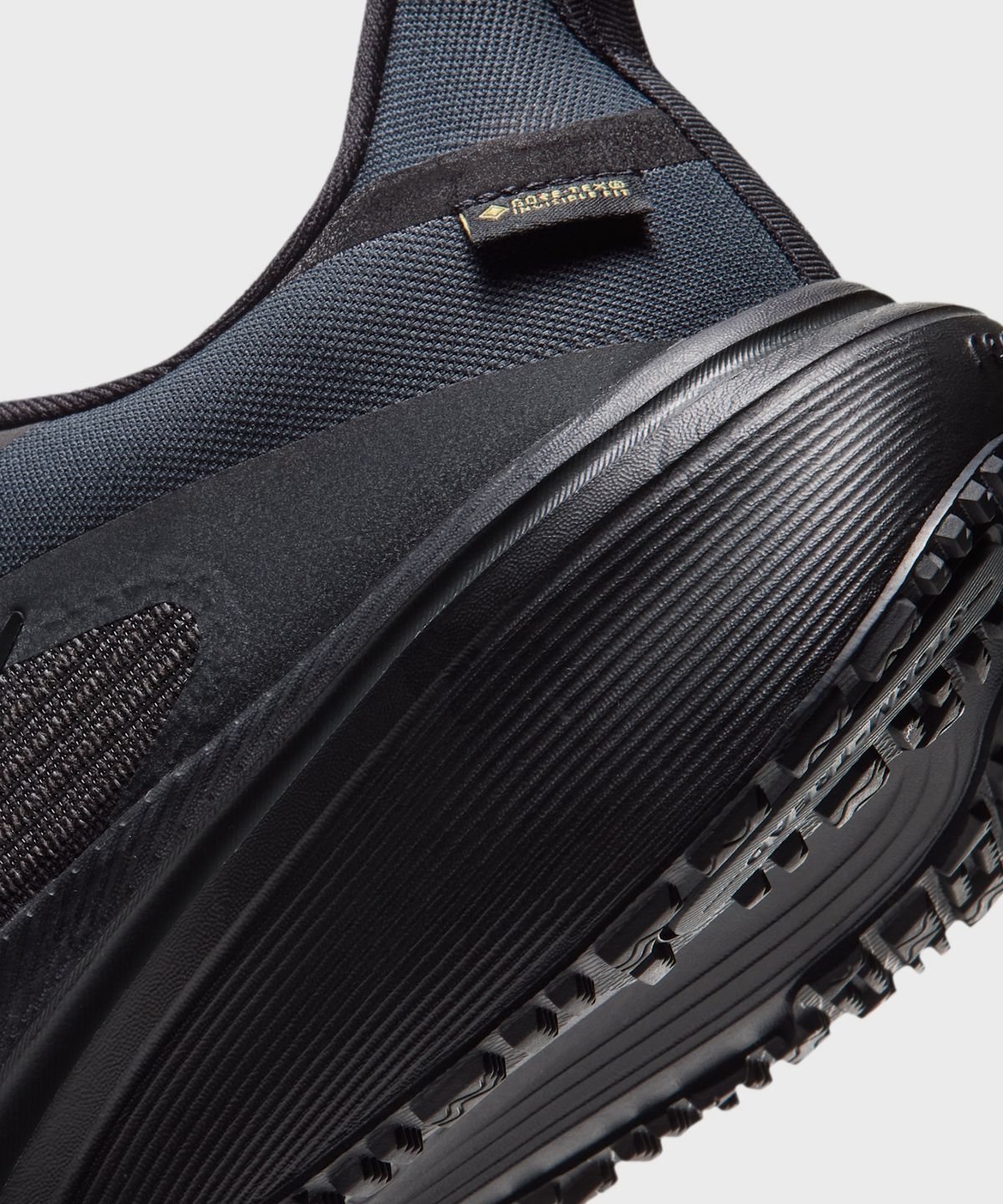 나이키(NIKE) 페가수스 42 GORE-TEX M - 블랙:오프 누아르:다크 그레이:블랙 / IQ0450-005
