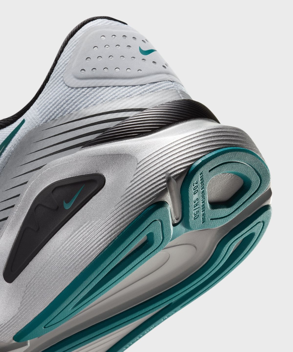 나이키(NIKE) 스트럭처 26 M - 풋볼 그레이:블랙:메탈릭 실버:브라이트 스프루스 / IQ0457-001