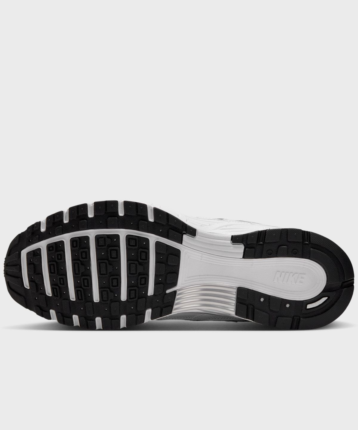 나이키(NIKE) P-6000 M - 화이트:블랙:메탈릭 실버 / IX6221-101