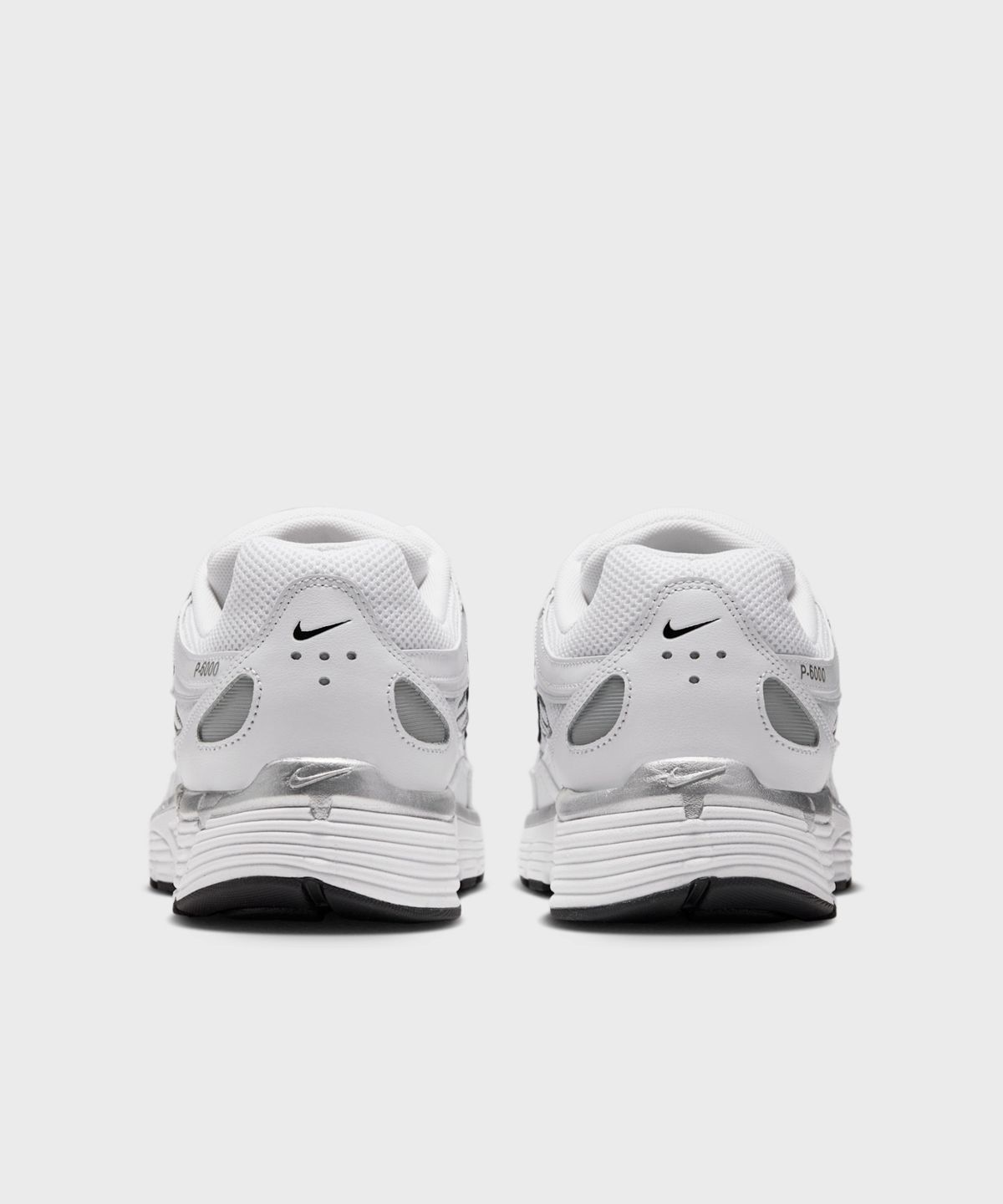 나이키(NIKE) P-6000 M - 화이트:블랙:메탈릭 실버 / IX6221-101