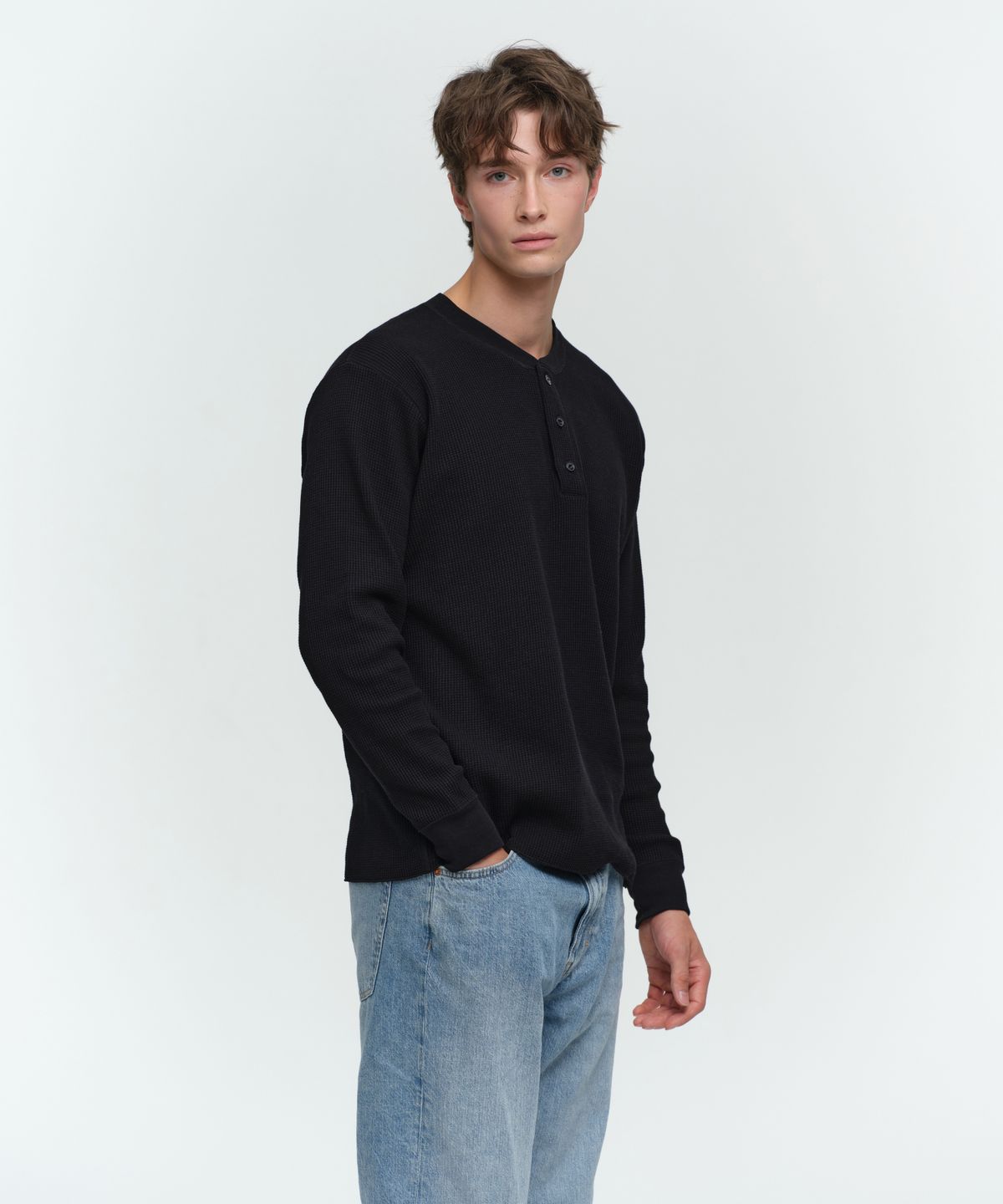 헤인즈(HANES) 써멀 탑 헨리넥 롱 슬리브 티셔츠 블랙