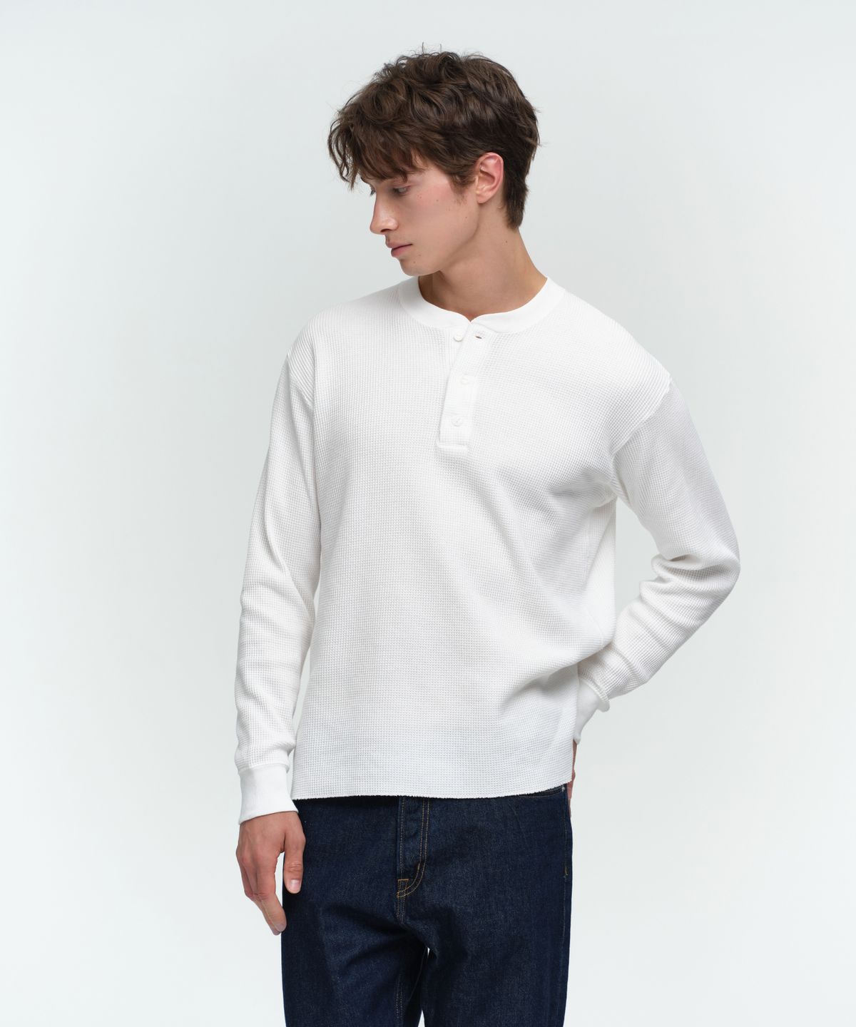 헤인즈(HANES) 써멀 탑 헨리넥 롱 슬리브 티셔츠 화이트