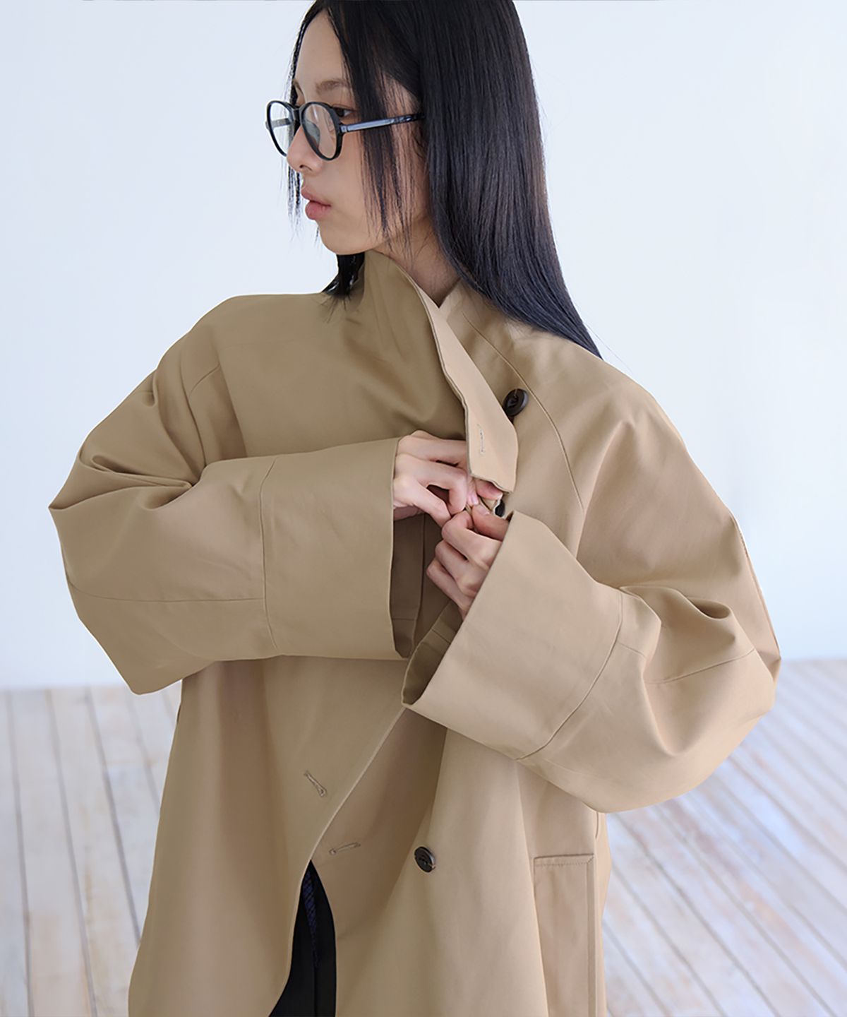 런던다다(LONDONDADA) Draped High-Neck Half Trench Coat, BEIGE