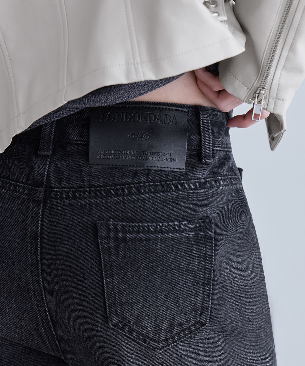 런던다다(LONDONDADA) Paneled Slim Flare Jeans,  BLACK