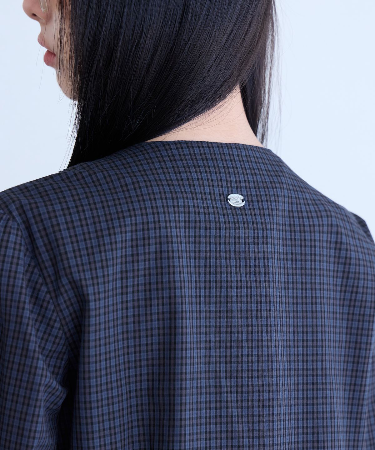 런던다다(LONDONDADA) Ruffle Tie Crop Blouse, NAVY