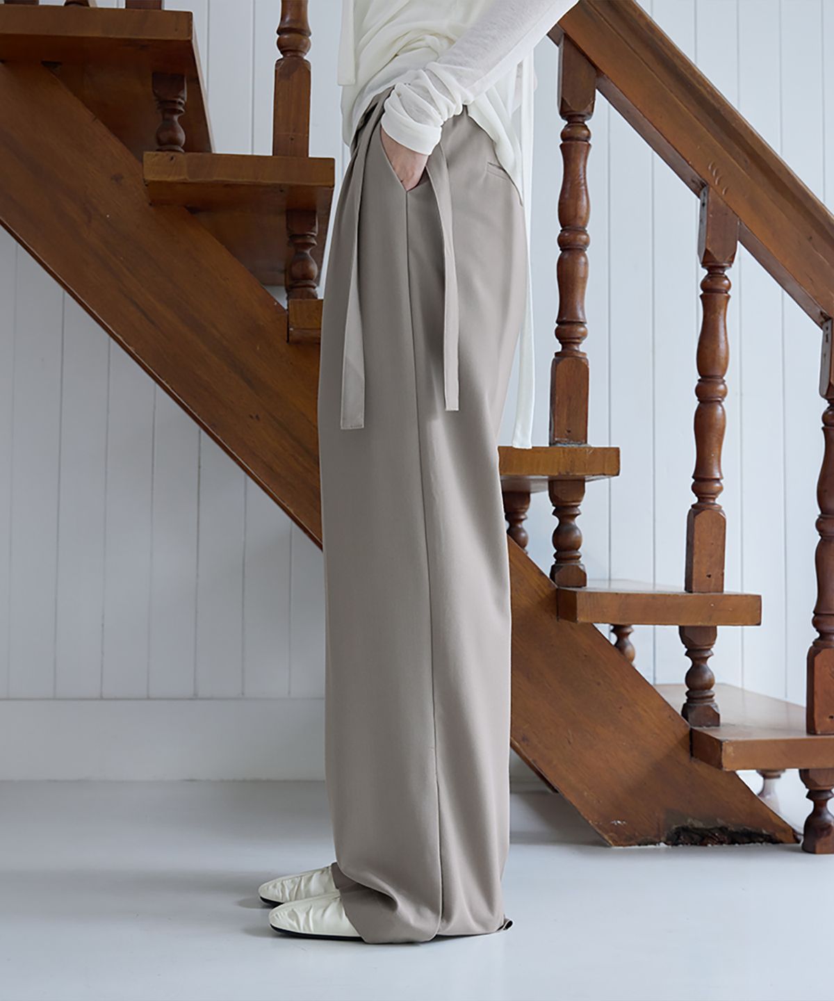 런던다다(LONDONDADA) Side Button Slit Banding Slacks, TAUPE