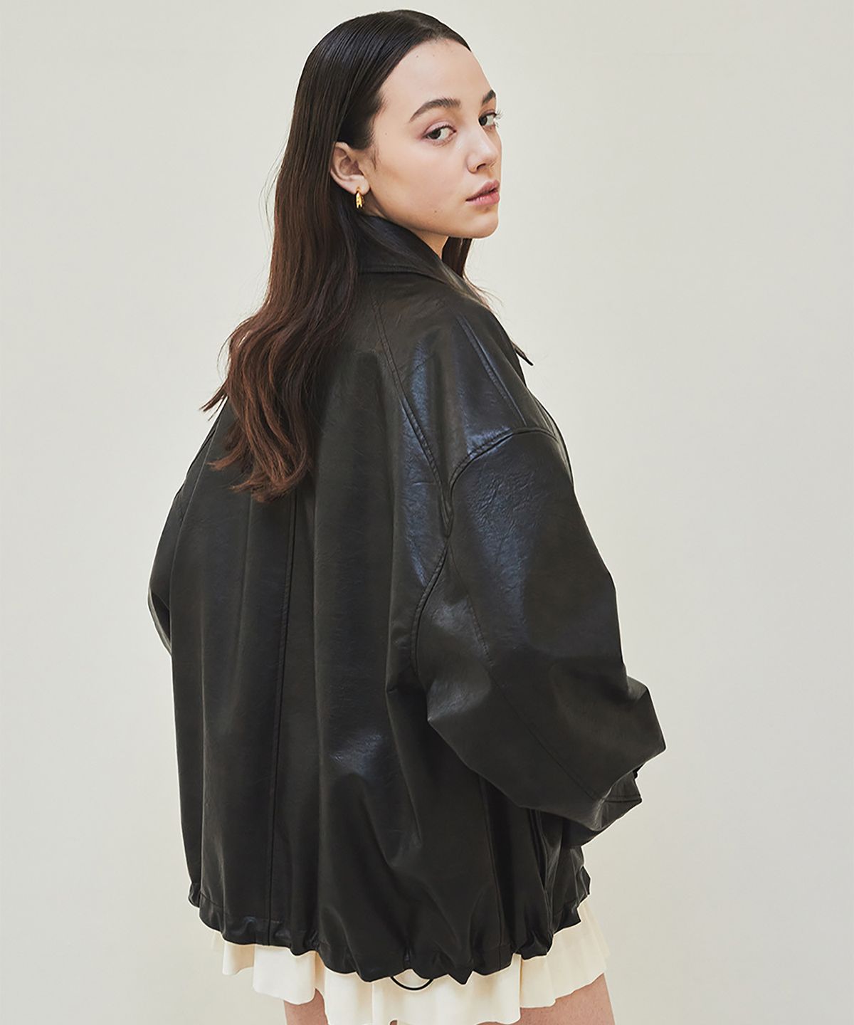이브(YIV) Faux leather over-fit jumper