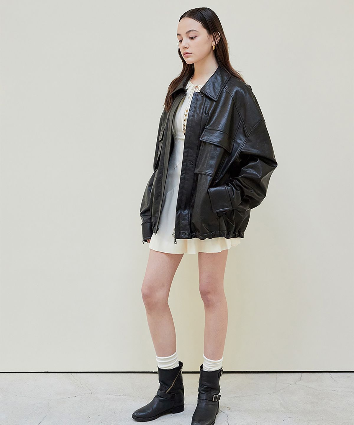 이브(YIV) Faux leather over-fit jumper