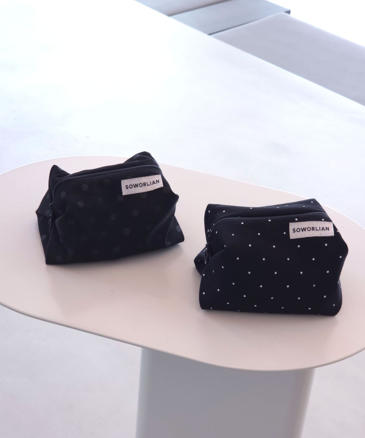 소월리안(SOWORLIAN) Cloud Pouch_Shadow Dot/Milky Dot Black