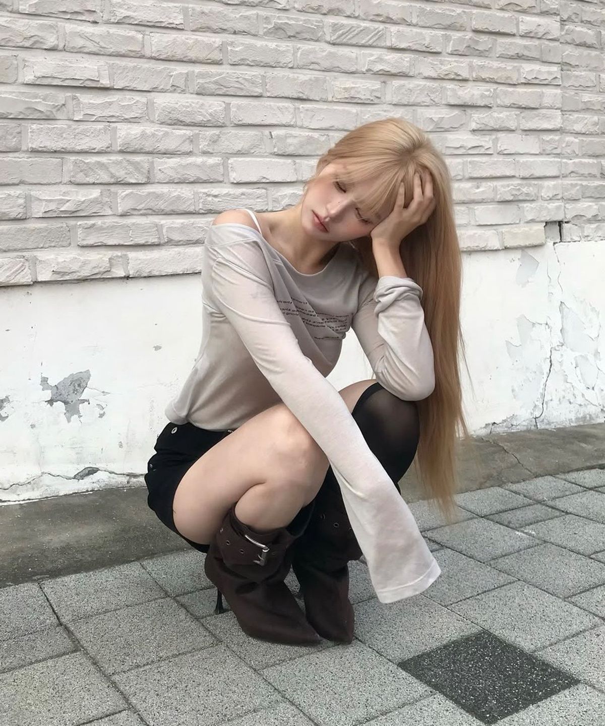 이네기(INEGI) Signature Slogan Long Sleeve (sand beige)