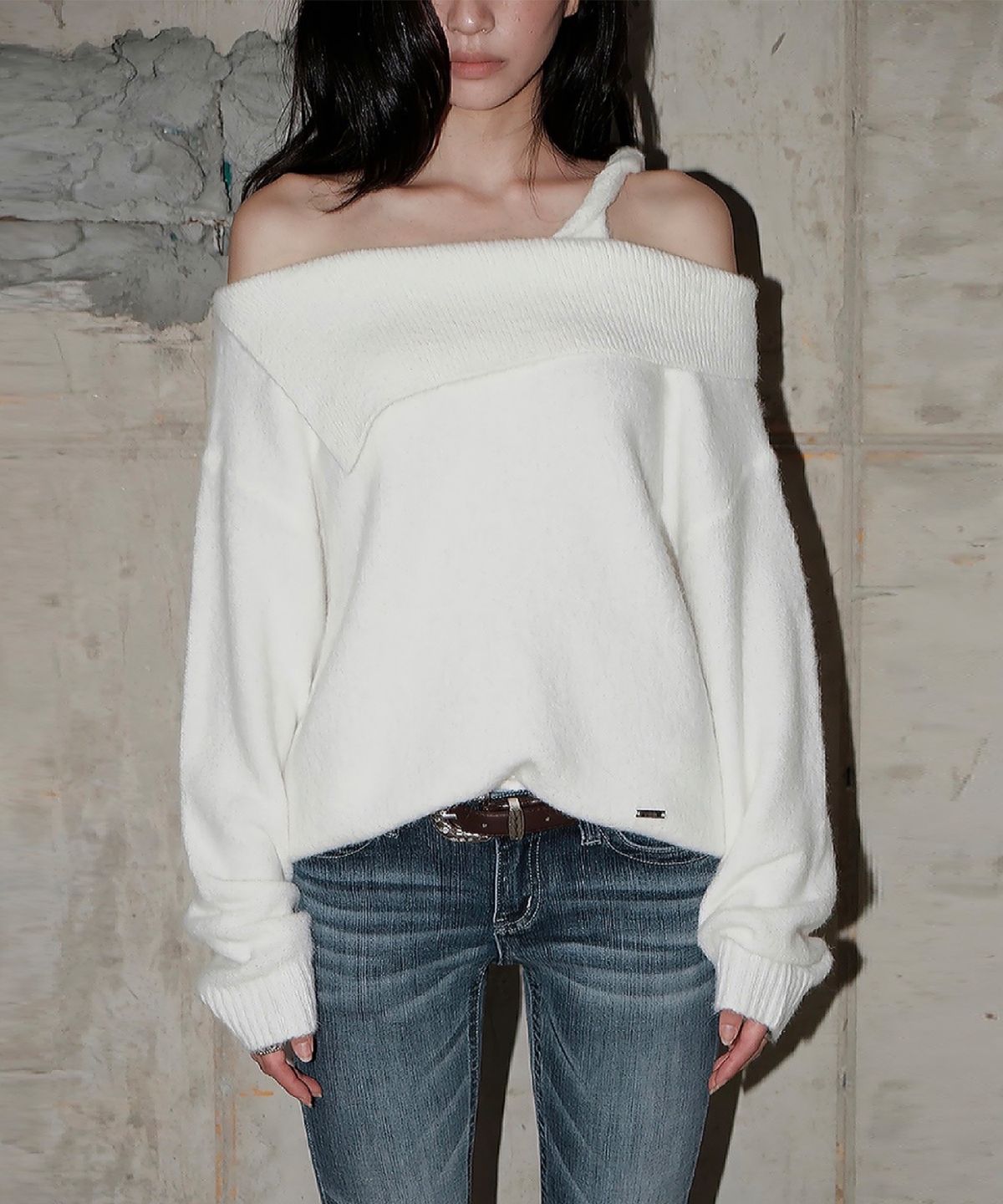 511비전(511VISION) TWIST OFF-SHOULDER KNIT, WHITE
