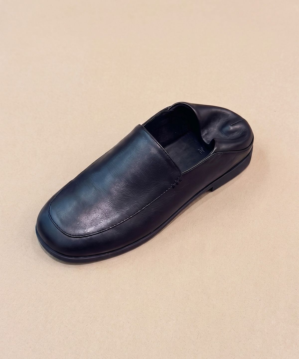 모이지(MOIJI) EO2662 Morrow mule loafer(2color)