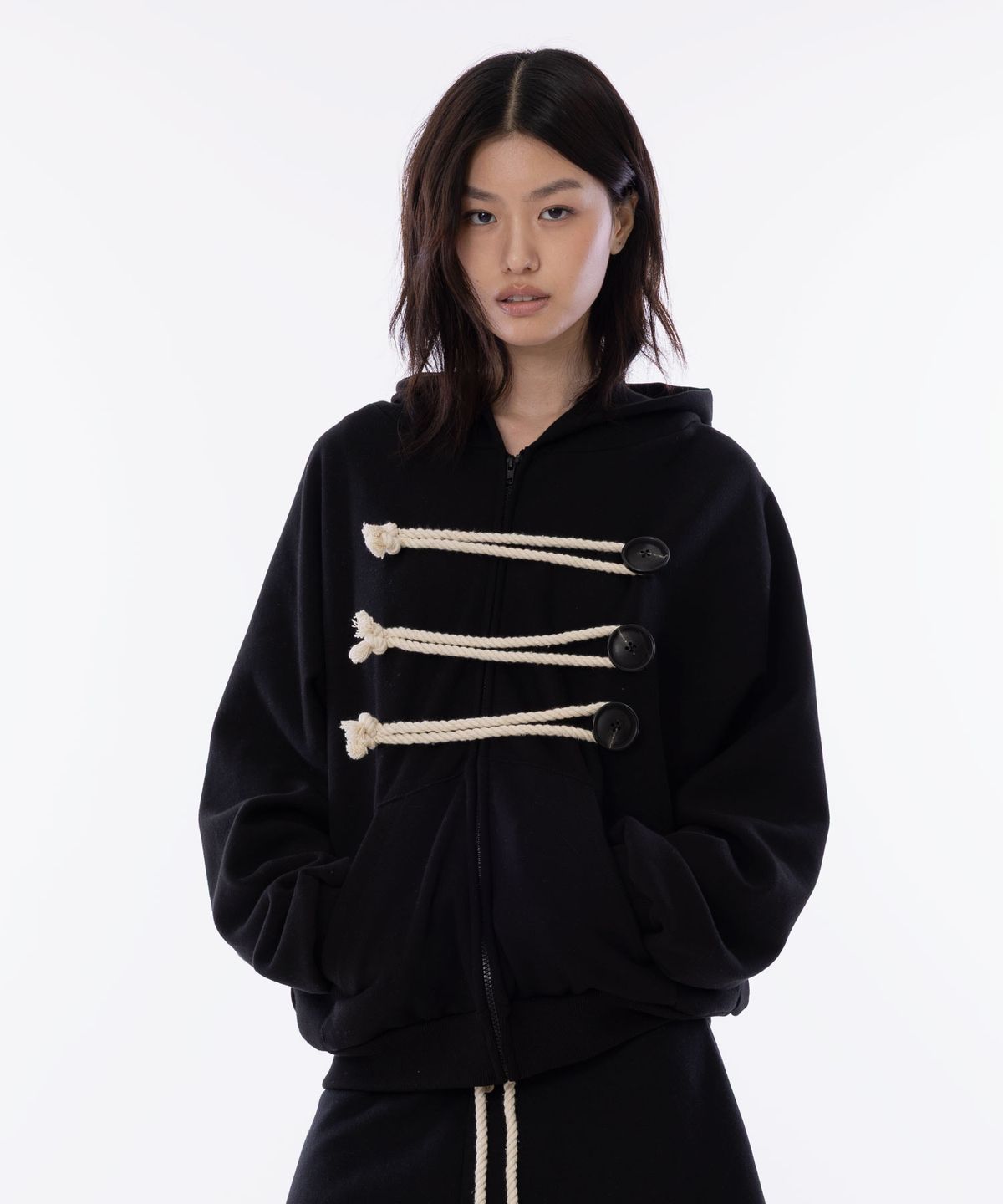 라이라이(LYELYE) Napoleon Rope Hood Zip Up [Black]