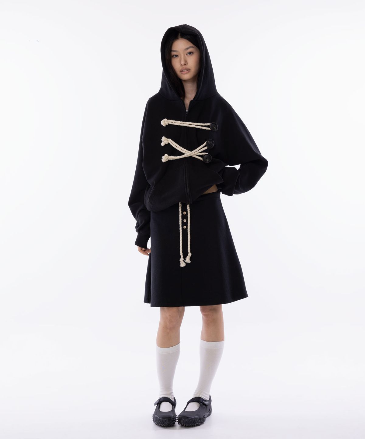 라이라이(LYELYE) Napoleon Rope Hood Zip Up [Black]