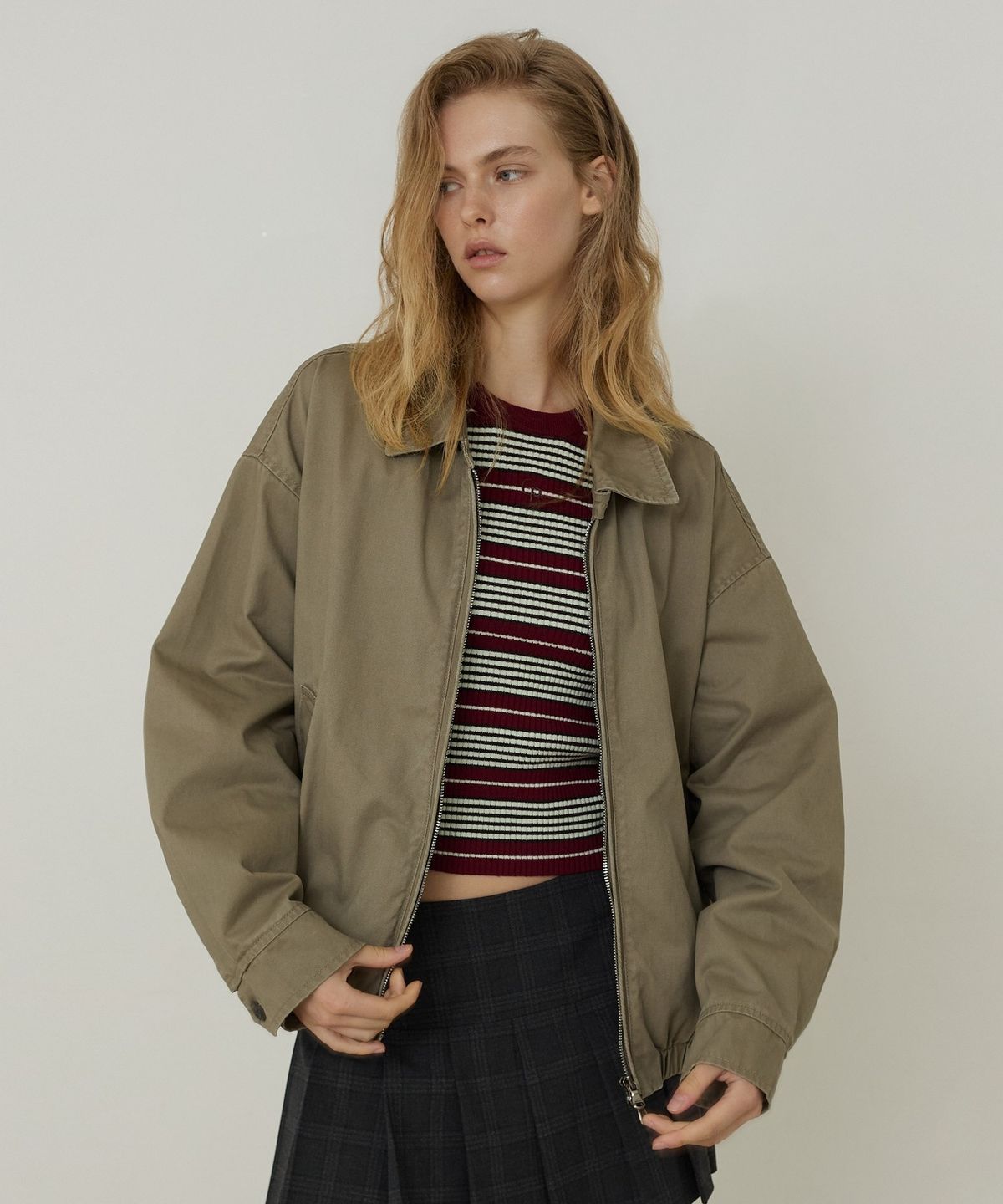 시티브리즈(CITYBREEZE) 스탠카라 코튼 블루종 점퍼_LIGHT KHAKI